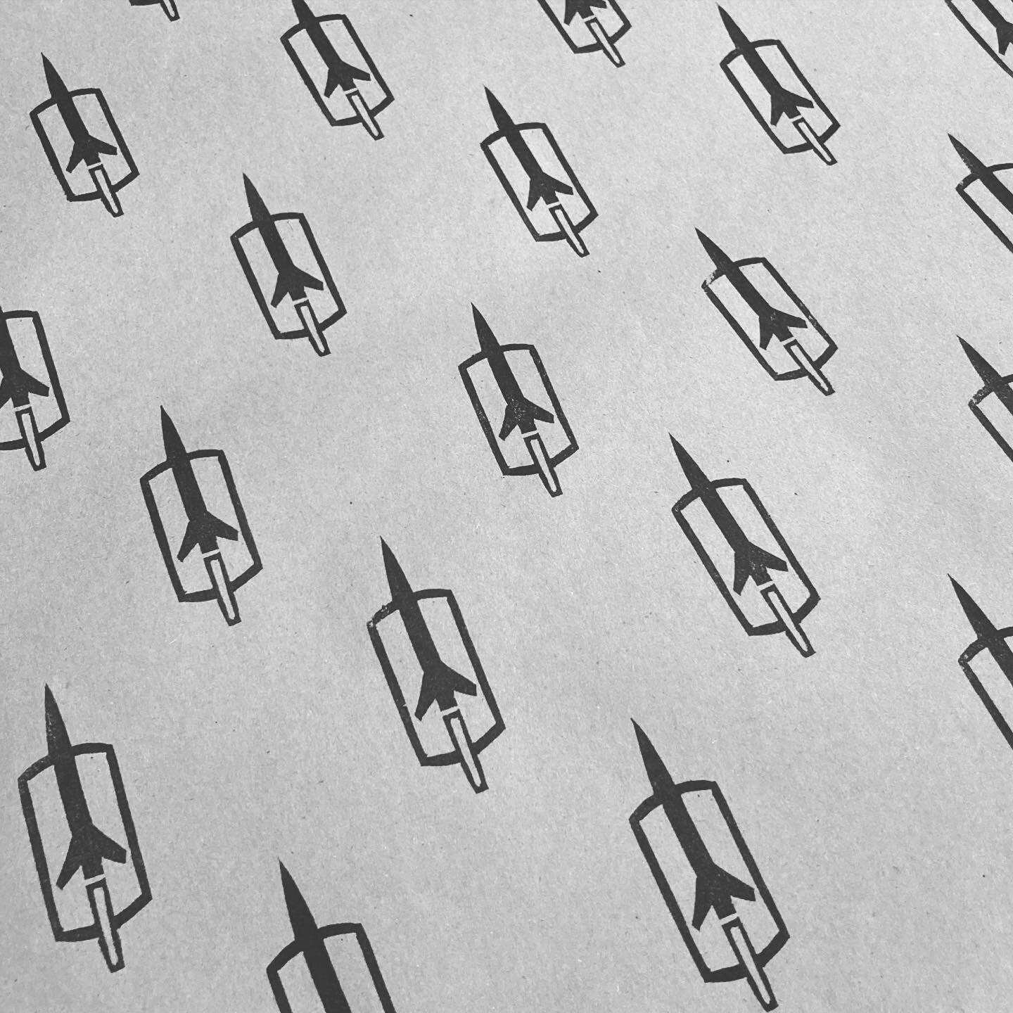 Oldsmobile Vibes 
.

#printmaking #printmaker #stampmaking #stampmaker #stamps #prints #artprint #patterndesign #patternprint #blockprint #linoprint #printshop #patternmaker #vintage #art #artist #womenmakers #femaleprintmaker #femaleartist #handmade