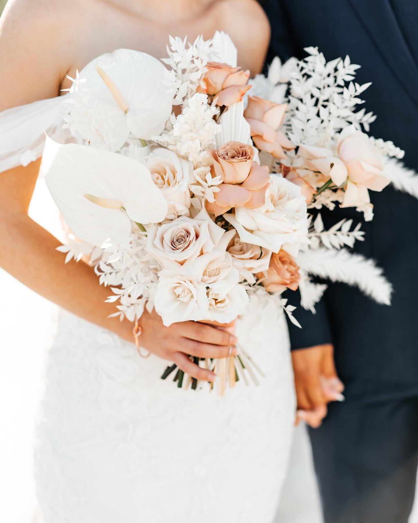 Diane&rsquo;s bouquet was a modern boho dream to create! 🤍

📸 @itrifonovv 

#bridalbouquet #bouquet #floral #floralarrangement #floraldesign #weddingflowers #weddingflorals #weddingflorist #eventflowers #eventflorist #bohoflowers #miamiflorist #sou
