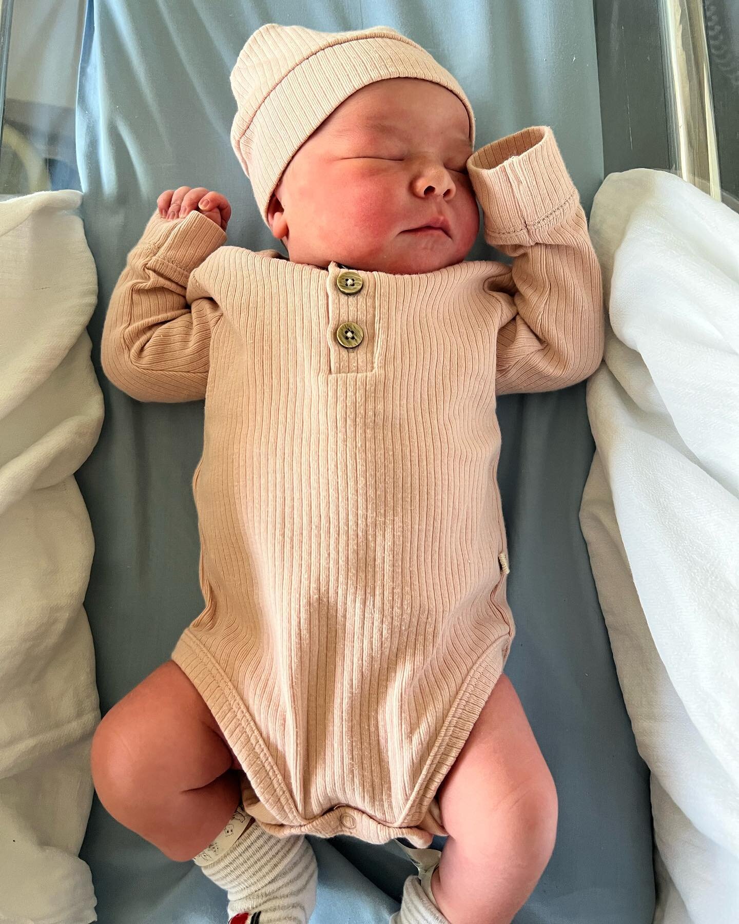 This morning at 5:55am we were graced with our cruisey little girl, Marlow Lily McAteer ❤️ she is what dreams are made of ✨