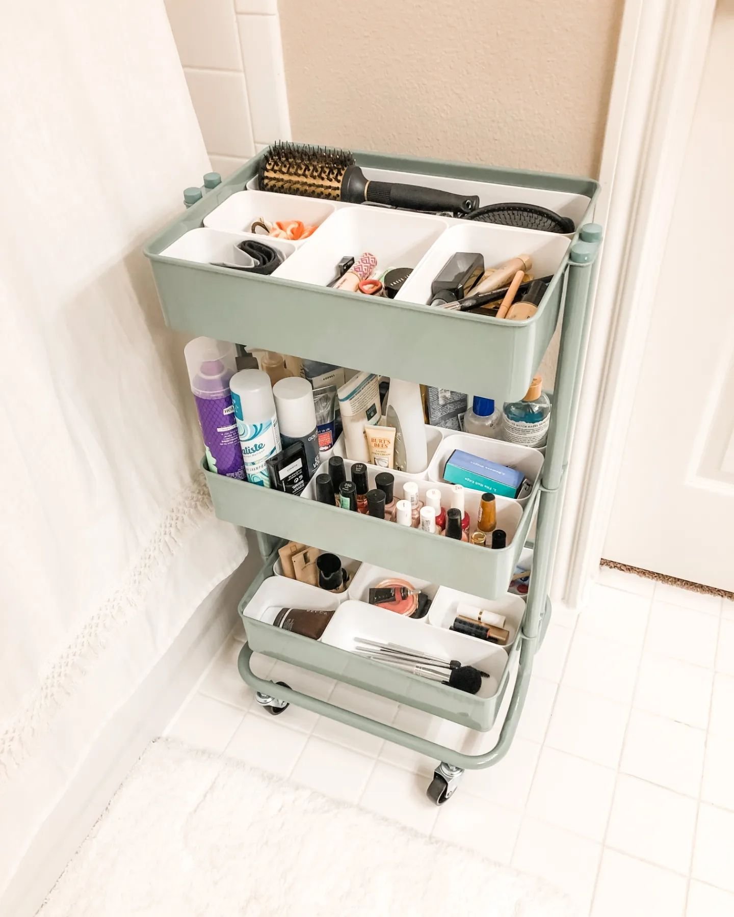 There's no one perfect organizing product for every bathroom!

☎️ If you're tired of running in circles when it comes to organizing, I highly recommend booking a free phone call with us! We will learn about your needs, what's driving you crazy, and h