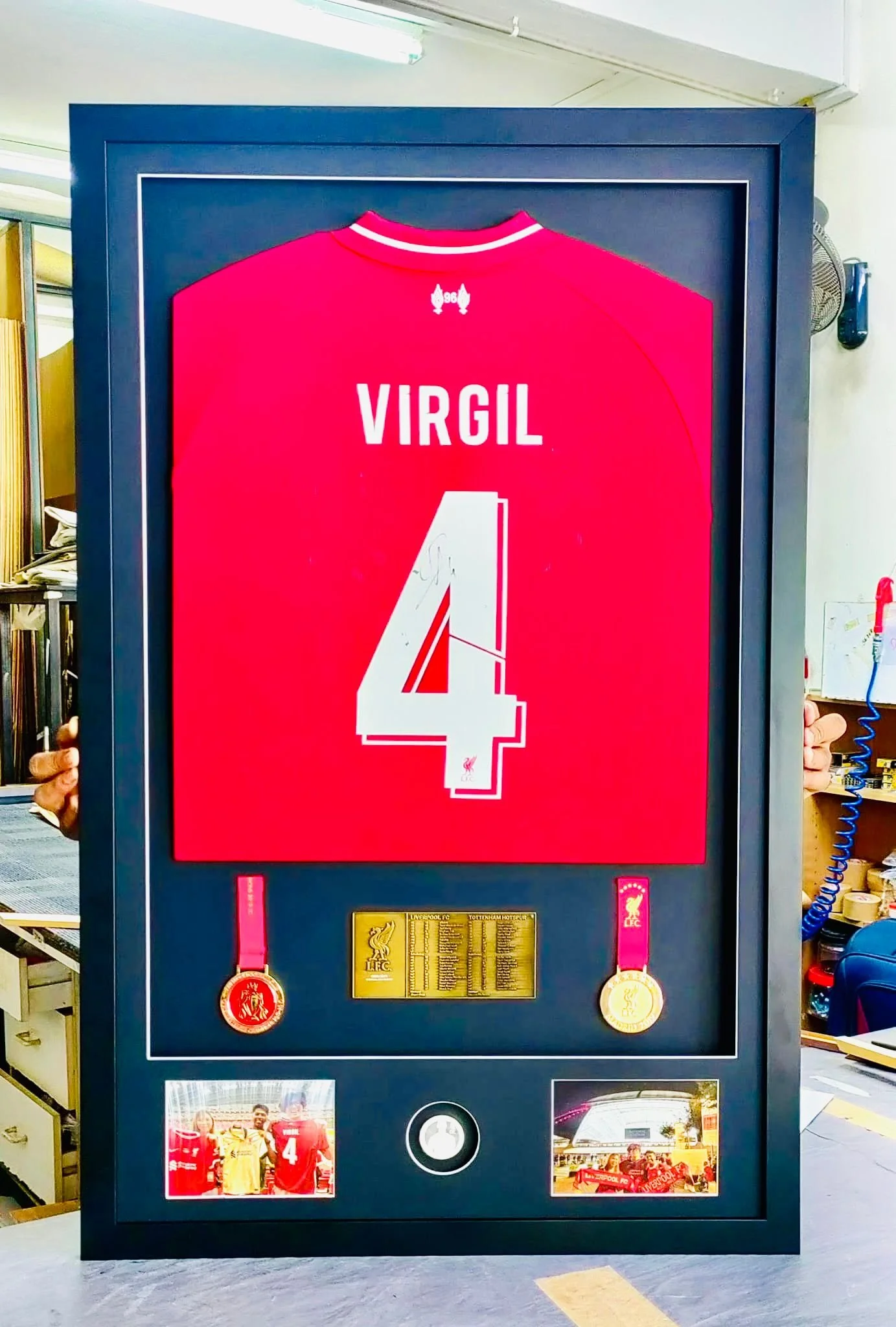 Signed Jersey Frame