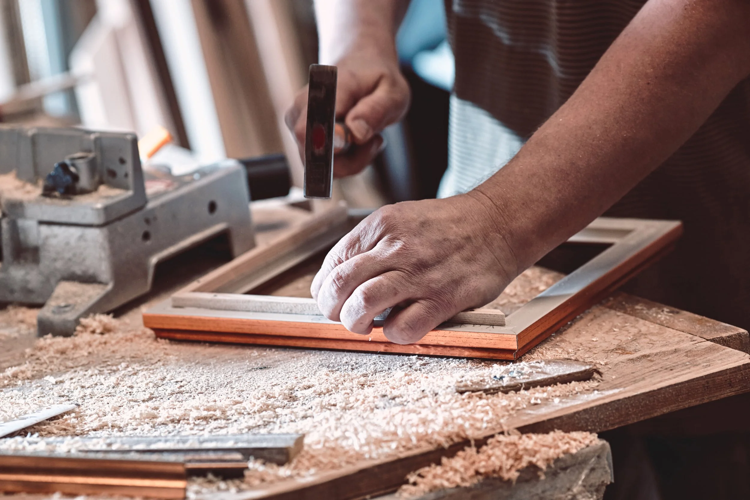 About Us — Frame.Mirror.Glass