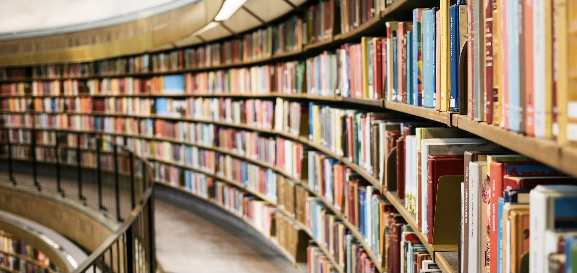 中小学德育工作的加强与改进 