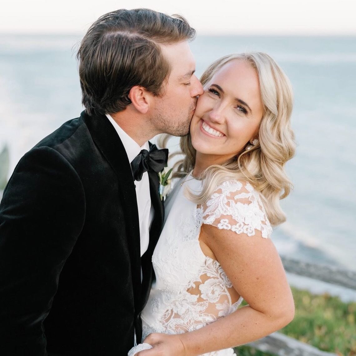 BRONZED Bride 👰🏻 
  + Your BRIDAL T AN  can be whatever you want it to be - whether it&rsquo;s a subtle glow, a bronzed tan, or even just a little help to even out tan lines.  
 + It can be overwhelming for all those natural beauties who prefer a N