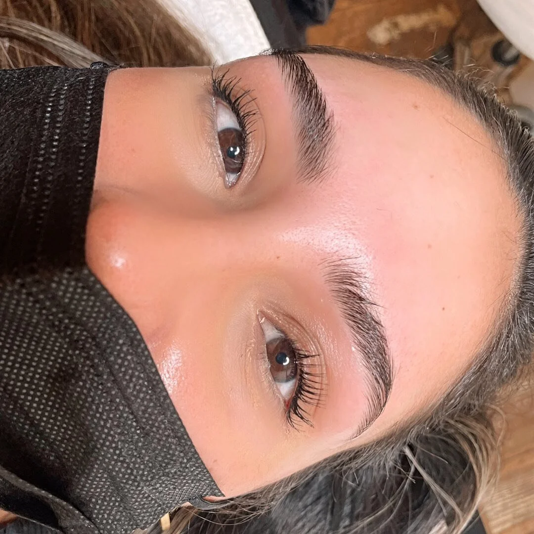 Service // b r o w shaping 
Using @satinsmoothpro 
&bull;
&bull;
&bull;
&bull;
&bull;
&bull;
&bull;
&bull;
www.danielarenga.com
#browsbydaniela #browinspo #santabarbara #sbbrows #brows #browstudio #browspecialist #satinsmoothpro #lashlift #elleebana