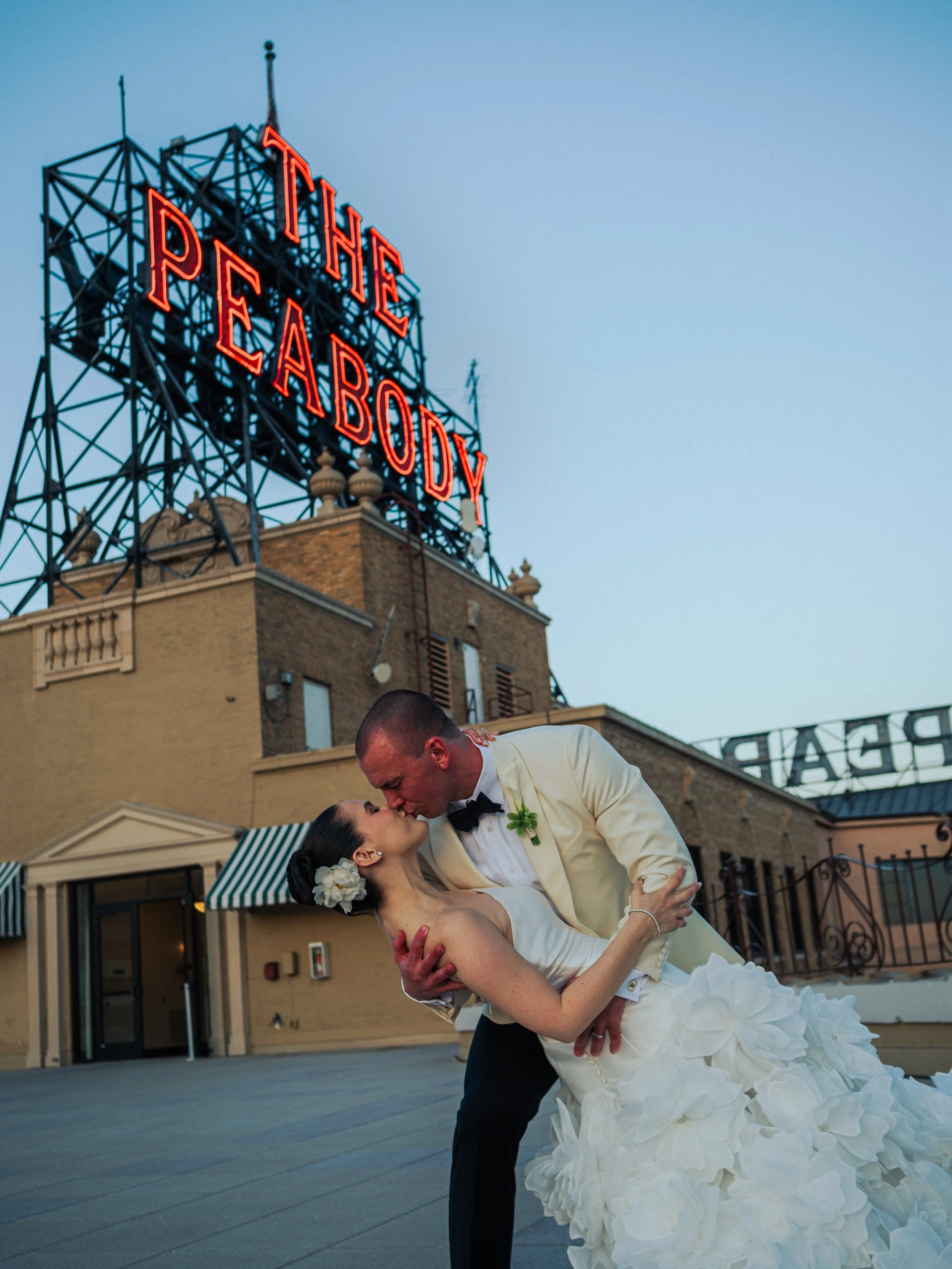 Christina+Brandon-SneakPeek-106 (1).jpg