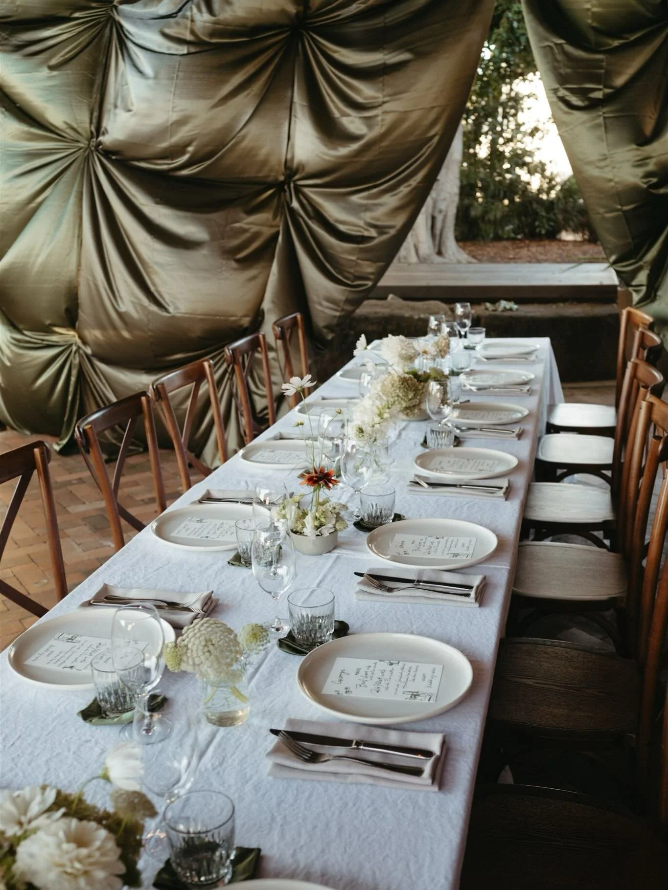 @threeblueducks is launching micro-weddings at @thefarmatbyronbay , stay tuned for more details 🤍 

Venue, planning and catering: @threeblueducks 
Photographer: @jasonlucasweddings 
Content creator: @maison_bisous 
Florist: @poppyandfernflowers 
Dra