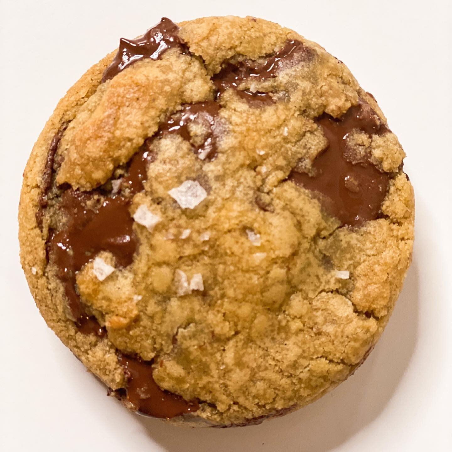 Score our fan favorite chocolate chip cookie without having to leave your couch. Link in bio ⬆️ 
.
.
.
.
#cookiesofinstagram #cookies #chocolate #explorepage #explore #chocolatechipcookies #eeeeeats #yummy #getinmybelly #homecooking #buyblack #blacko