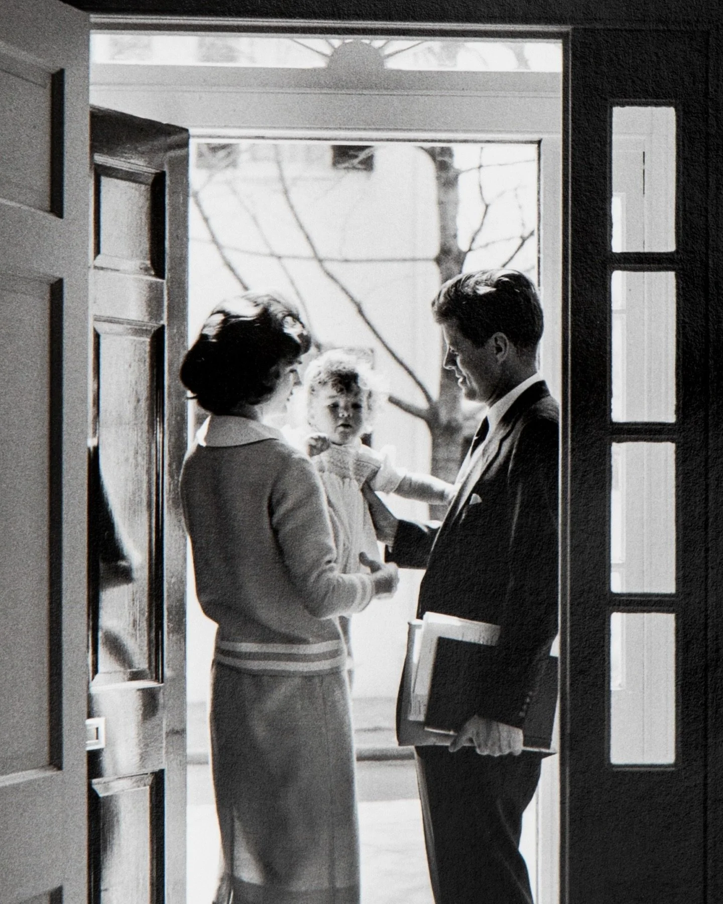 One morning in Georgetown….Inside the Kennedy’s Georgetown DC home, photographer Jacques Lowe captured the quiet, unguarded moments that revealed the young family behind the political narrative. These intimate photographs would become th