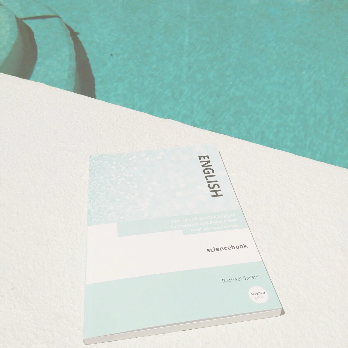 Poolside &amp; Practicing for the final English tasks of Term 3 🌞 

Our Year 11 &amp; 12 ATAR English Study Guide &amp; Exam Guide &darr;

🌞 Is for Year 11 &amp; 12 WA students studying ATAR English 

🌞 Has a range of practice questions for each s