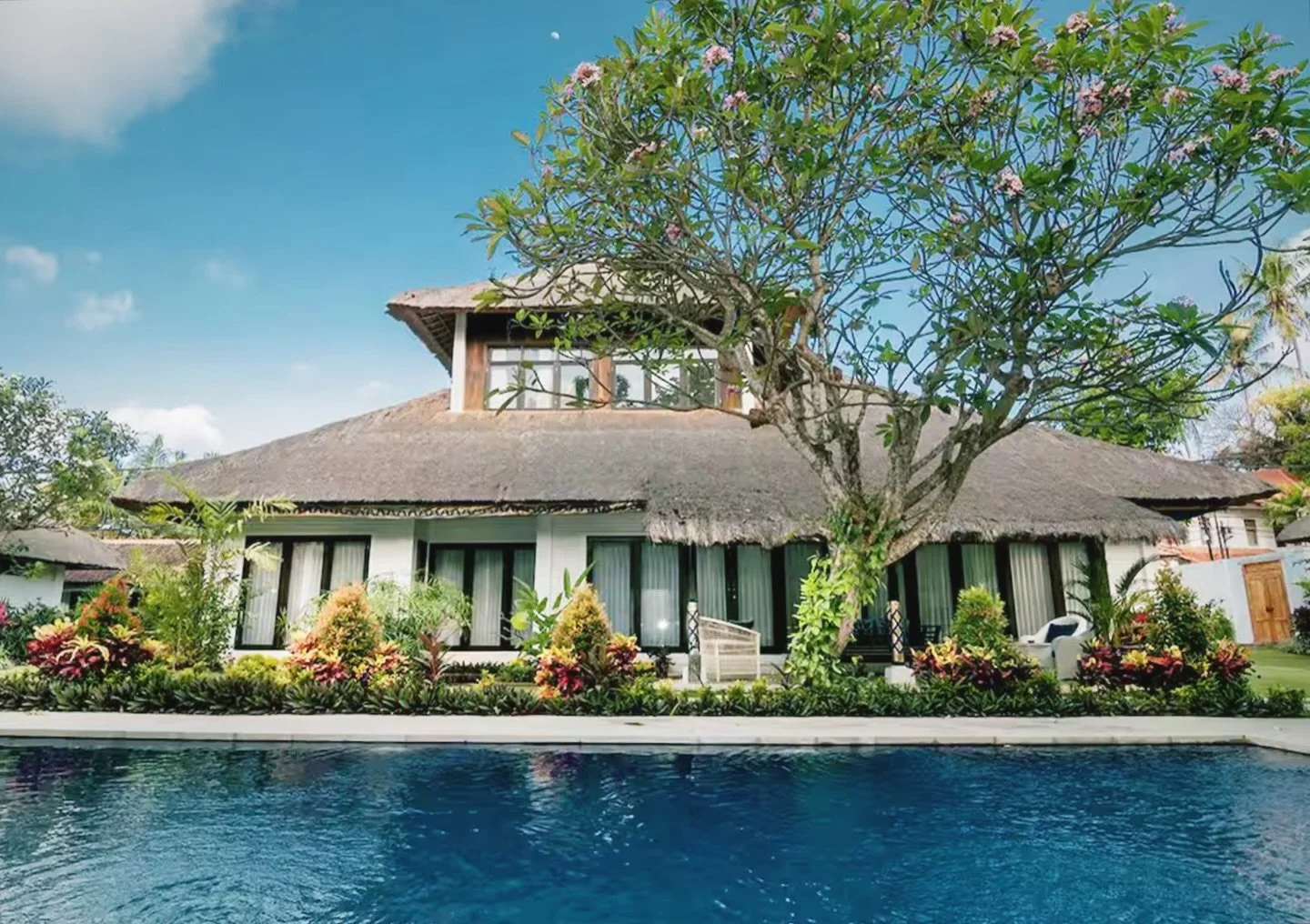 Imagine waking up here&hellip; 🌴

Let this be the first self-care intention you set for the New Year 💫 

The Year of the Horse is about momentum, balance, courage and choosing what truly nourishes you! Start it here, in your own private luxury vill