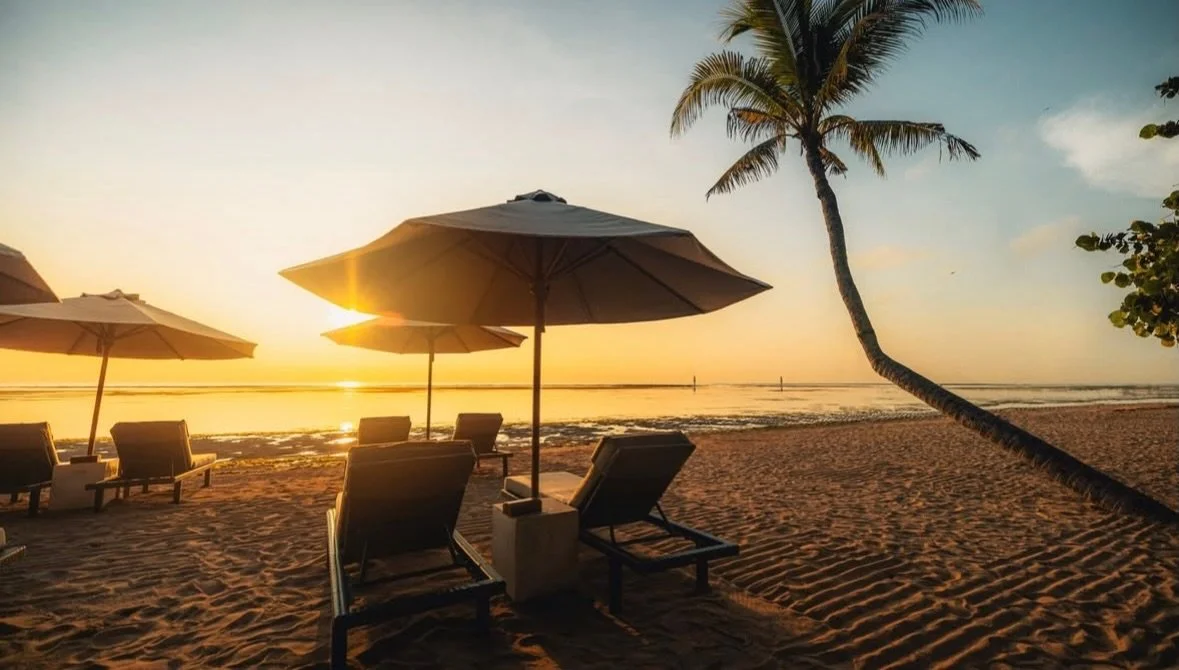 Am I dreaming&hellip;? No, I&rsquo;m living in my dream 💭 Sunrises in Sanur - worth getting up for! 🌅 🙌🏻