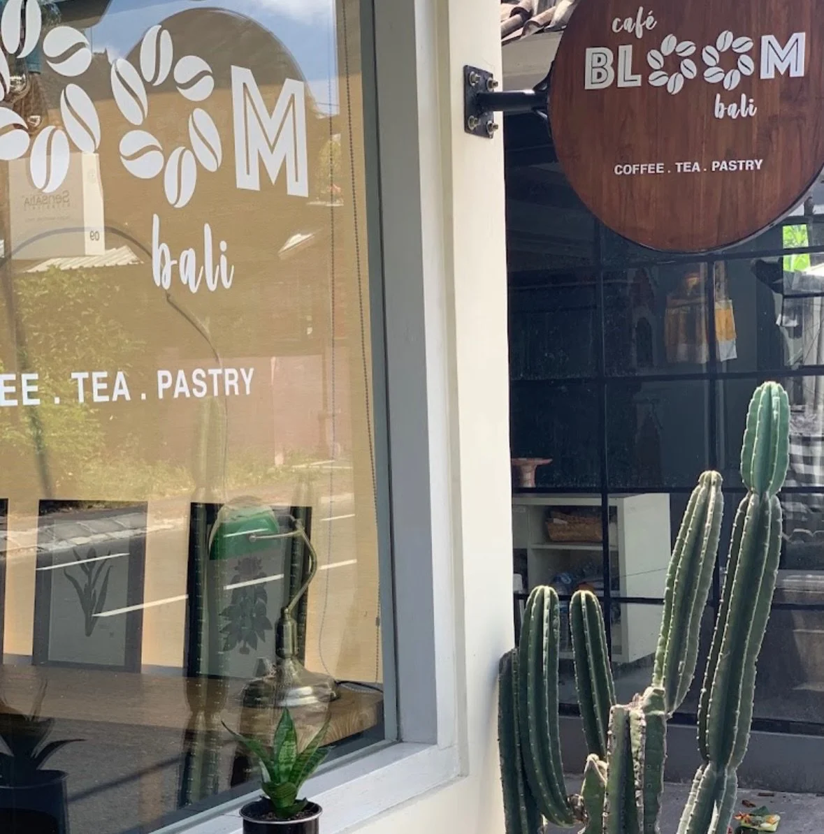 We love themed cafe hot spots that double as working spaces with a warm welcome vibe and I&rsquo;ve just come across @cafebloombali in Sanur! Cannot wait to check this chic little Cafe out in September! Serving more than just the best Indonesian coff