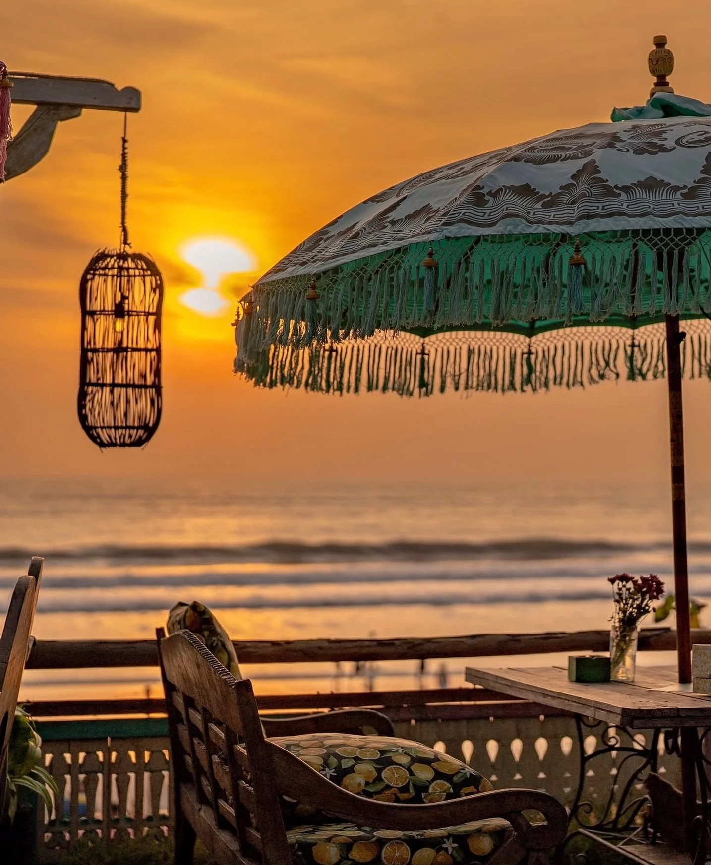 As the sun goes down 🙌🏻 🌅

Bali, you have captured my heart in so many ways, on so many occasions&hellip; the memories, the magic, the people, the places, the connections - moments that will stay with me forever. I have visited your shores more ti
