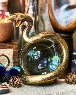 Does this need to be in our collection?⁠
.⁠
.⁠
.⁠
.⁠
.⁠
.⁠
.⁠
#serpent #crystal #crystalball #magic #history #magicimagery #skincare #healing #organicskincare #greenbeauty