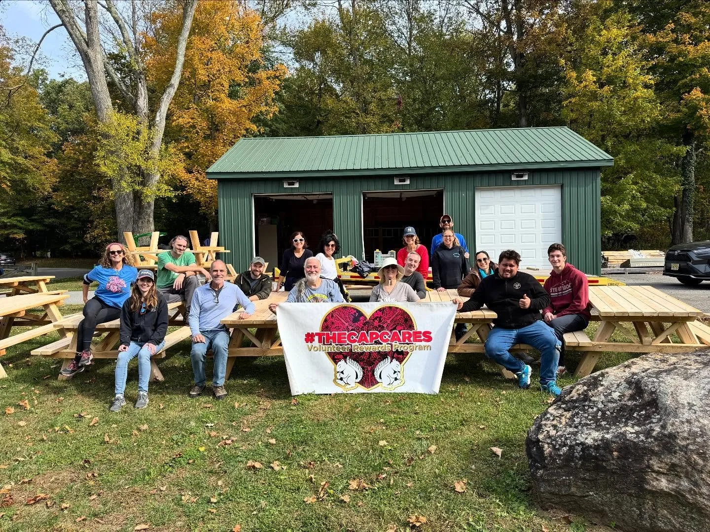 💪🌳 #TheCapCares crew made a really BIG impact this weekend at Ridge Road Park in Hartsdale- all in just a few hours!
We teamed up with @thewpf (Westchester Parks Foundation), and thanks to our amazing volunteers, 13 brand-new picnic tables were bui