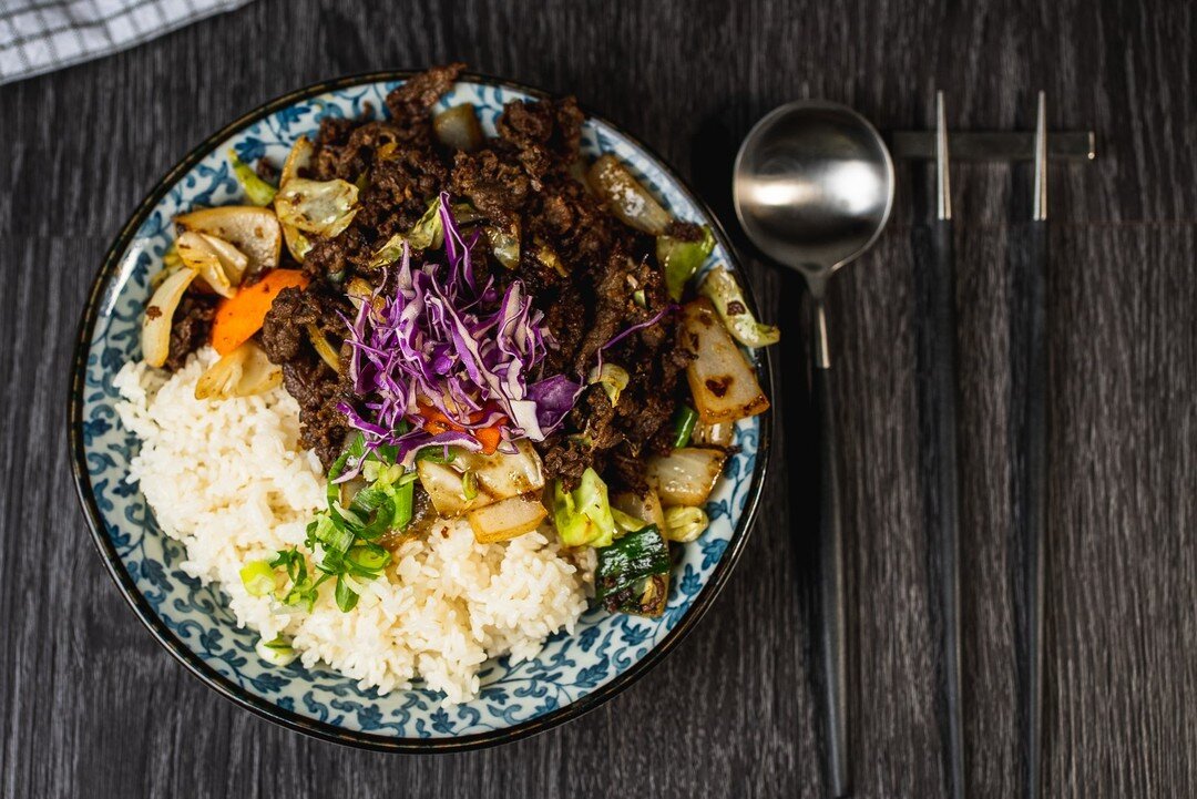 Bulgogi Beef Rice bowl. 
Authentic Korean Bulgogi beef with Rice bowl. 
Only Available  at lunch time
$15 inc. drink.