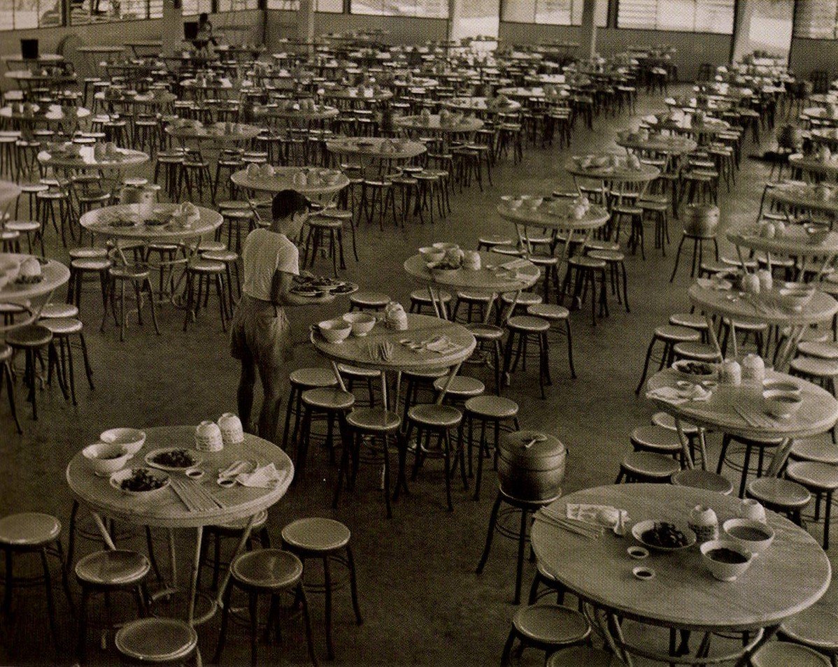1950 A restaurant dining area inside People’s Park Market. Source: Yip Cheong Fun
