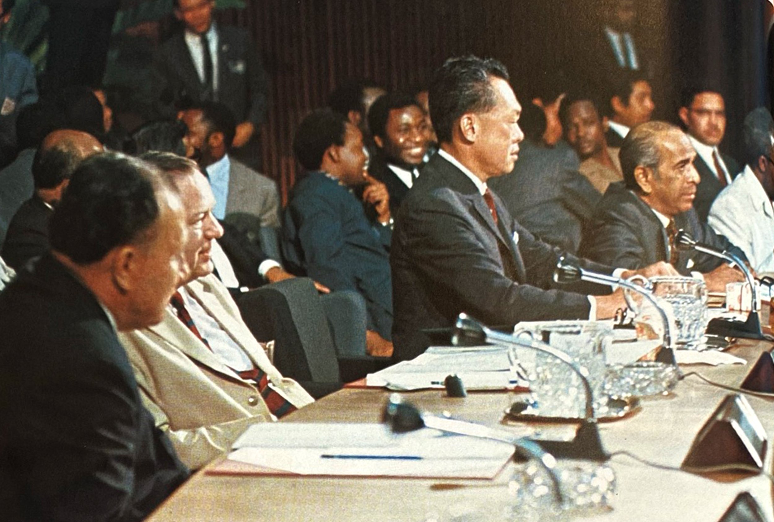 Lee Kuan Yew as the Chairperson of the 1971 Commonwealth Heads of State Meeting, the first to be held outside UK.