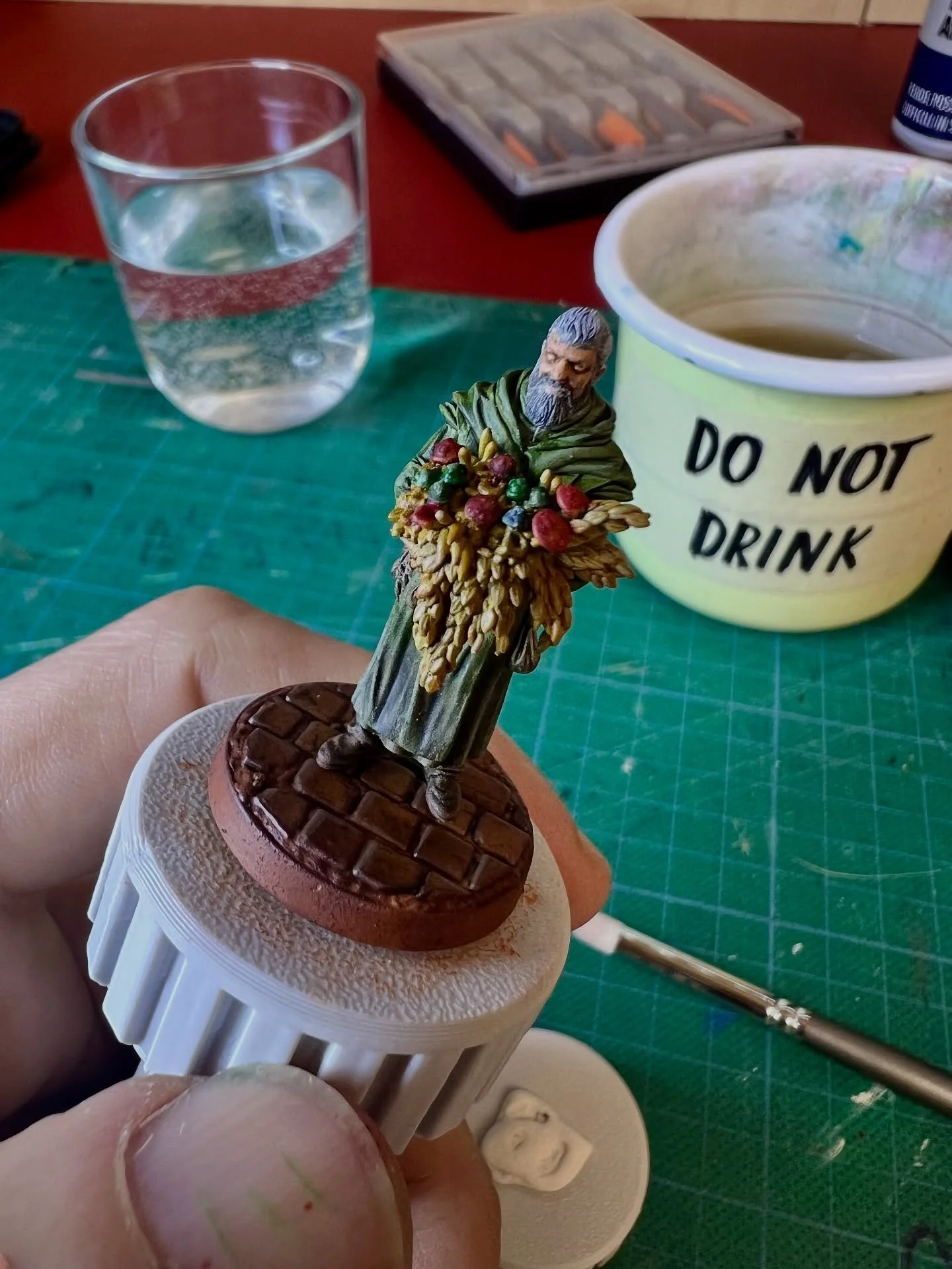 The real problem with getting back into miniature painting at 42 &mdash; after more than twenty years &mdash; isn&rsquo;t remembering how to do it&hellip;
It&rsquo;s actually being able to see what you&rsquo;re doing. 🧑&zwj;🦯

⸻

Il vero problema d