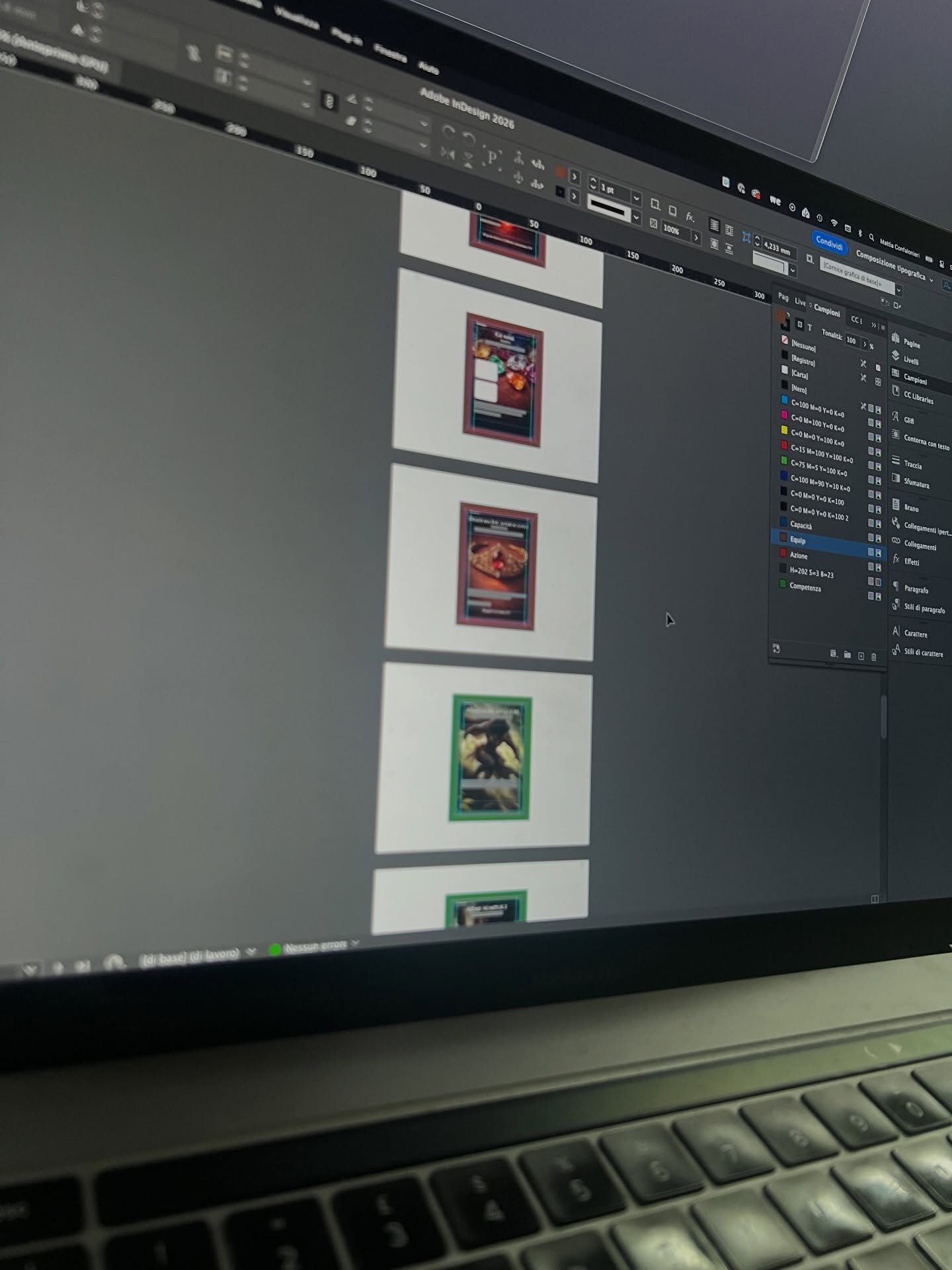 Non sono morto n&eacute; sparito.
Mi sono solo spostato un attimo di lato.

Sto lavorando a un nuovo prodotto a tema D&amp;D &mdash;
qualcosa che, come sempre, nasce da un&rsquo;esigenza reale.
Non so ancora che destino avr&agrave;&hellip;
sperando s