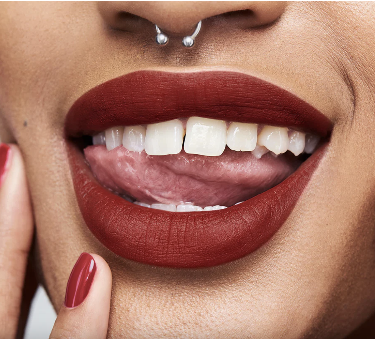 Avon Ultra Lipstick TVC