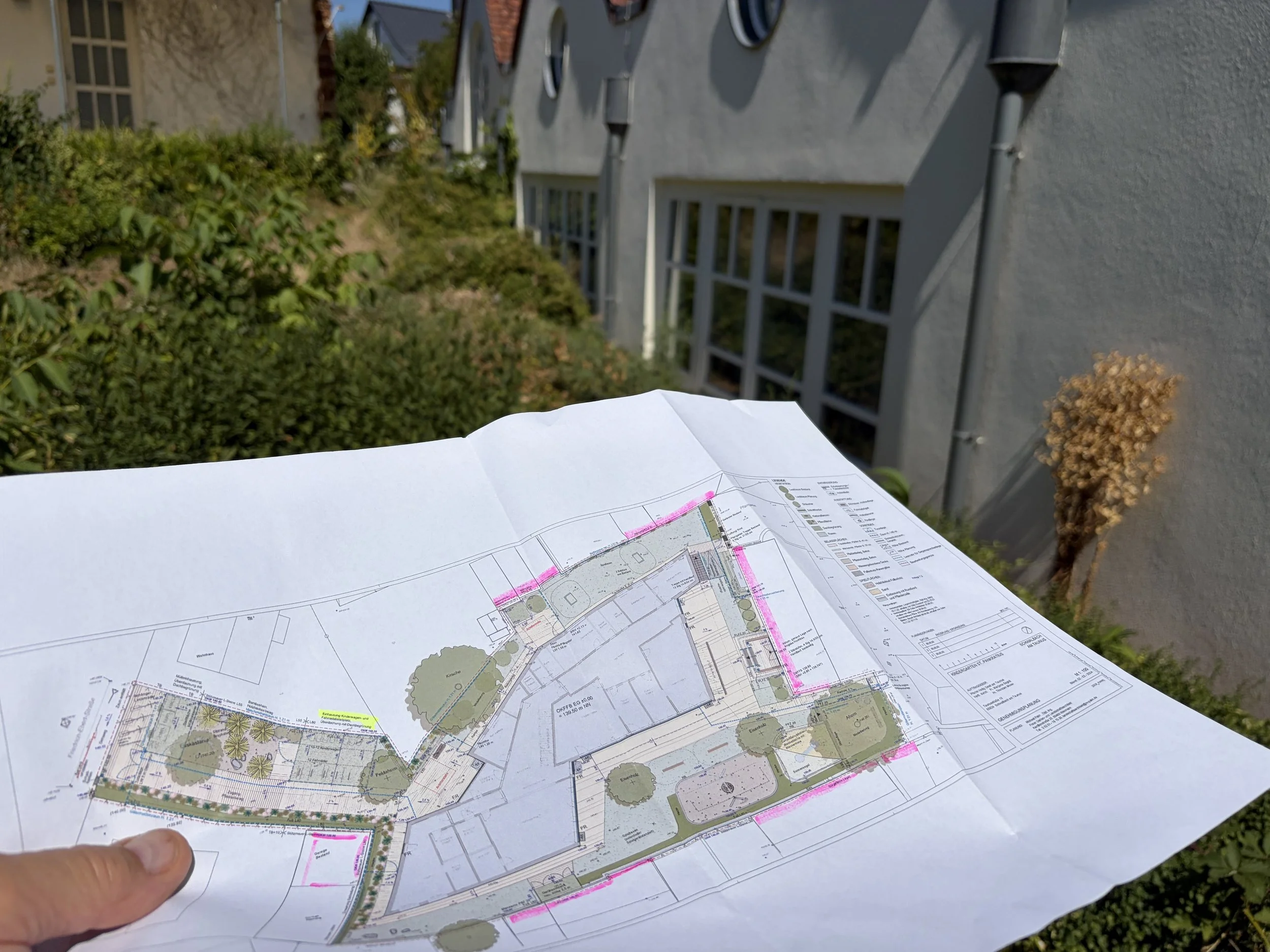 Projekterfolg zur Umsetzung der genehmigten Planung für die Kita St. Pankratius des Bistums Limburg in Schwalbach/Ts.. Es geht um die Leistungsphasen 5-9. LP 1-4 erledigte das Büro Palm aus Weinheim. Architekt der Kita ist das Büro "sdks architekten 