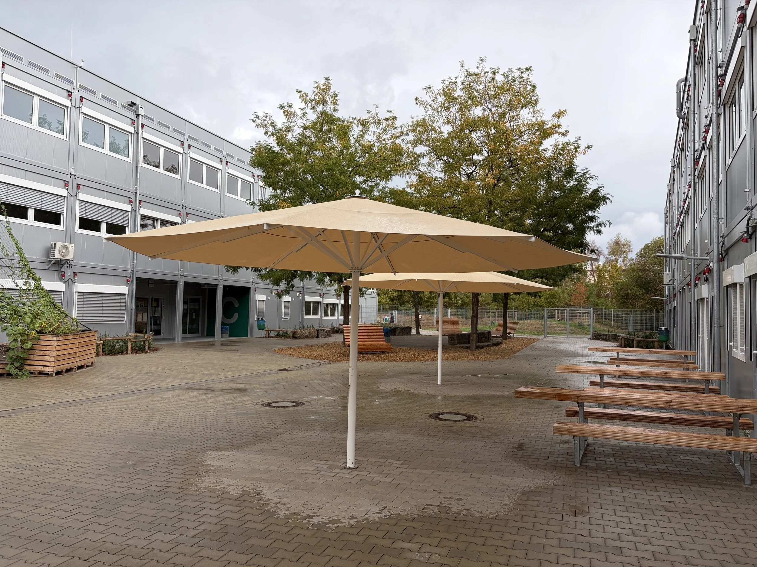 Schulhof und Sportfläche Gymnasium Süd, Tiroler Park