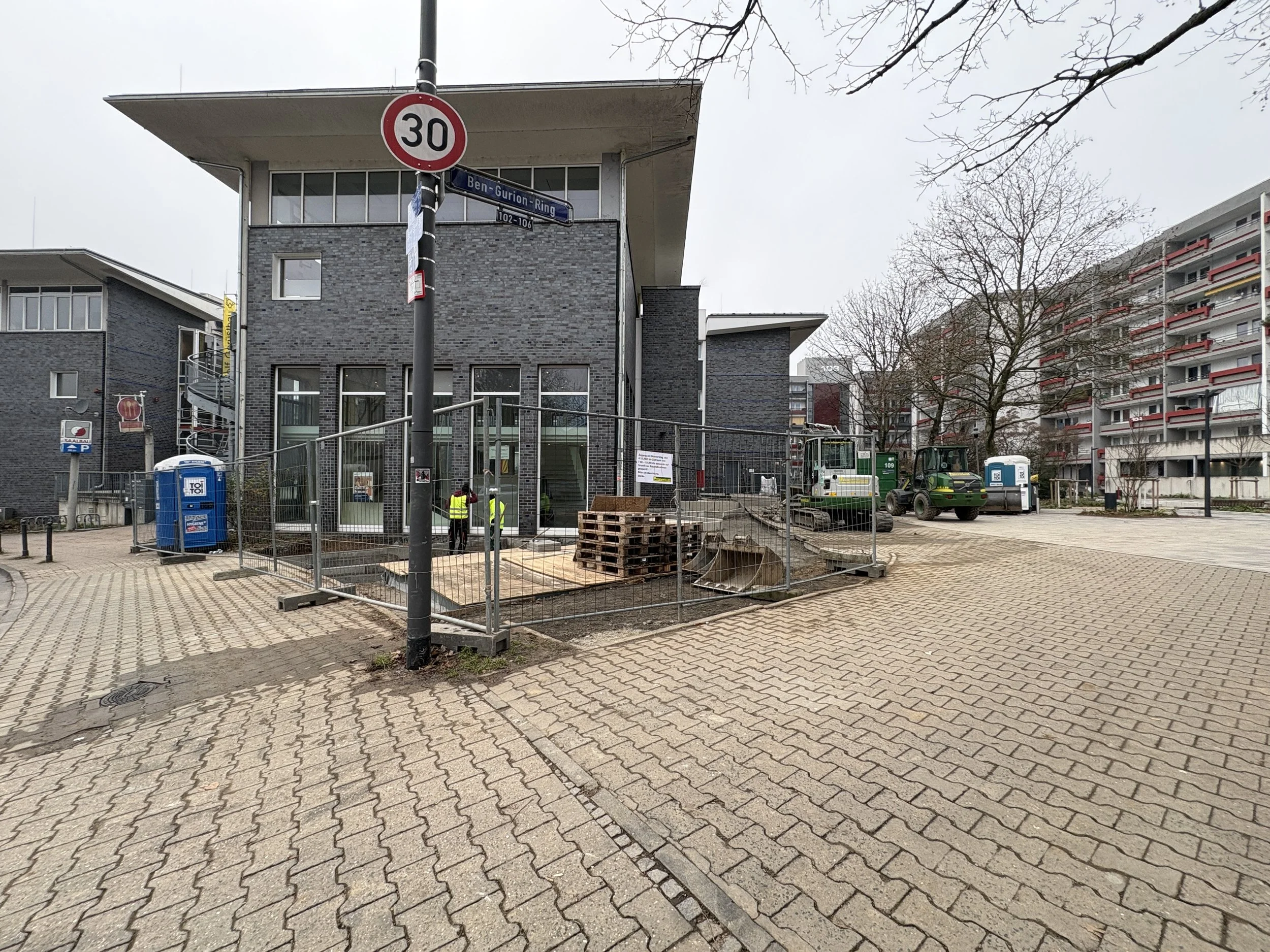 Unterflur-Müllcontainer Ben-Gurion-Ring 110a
