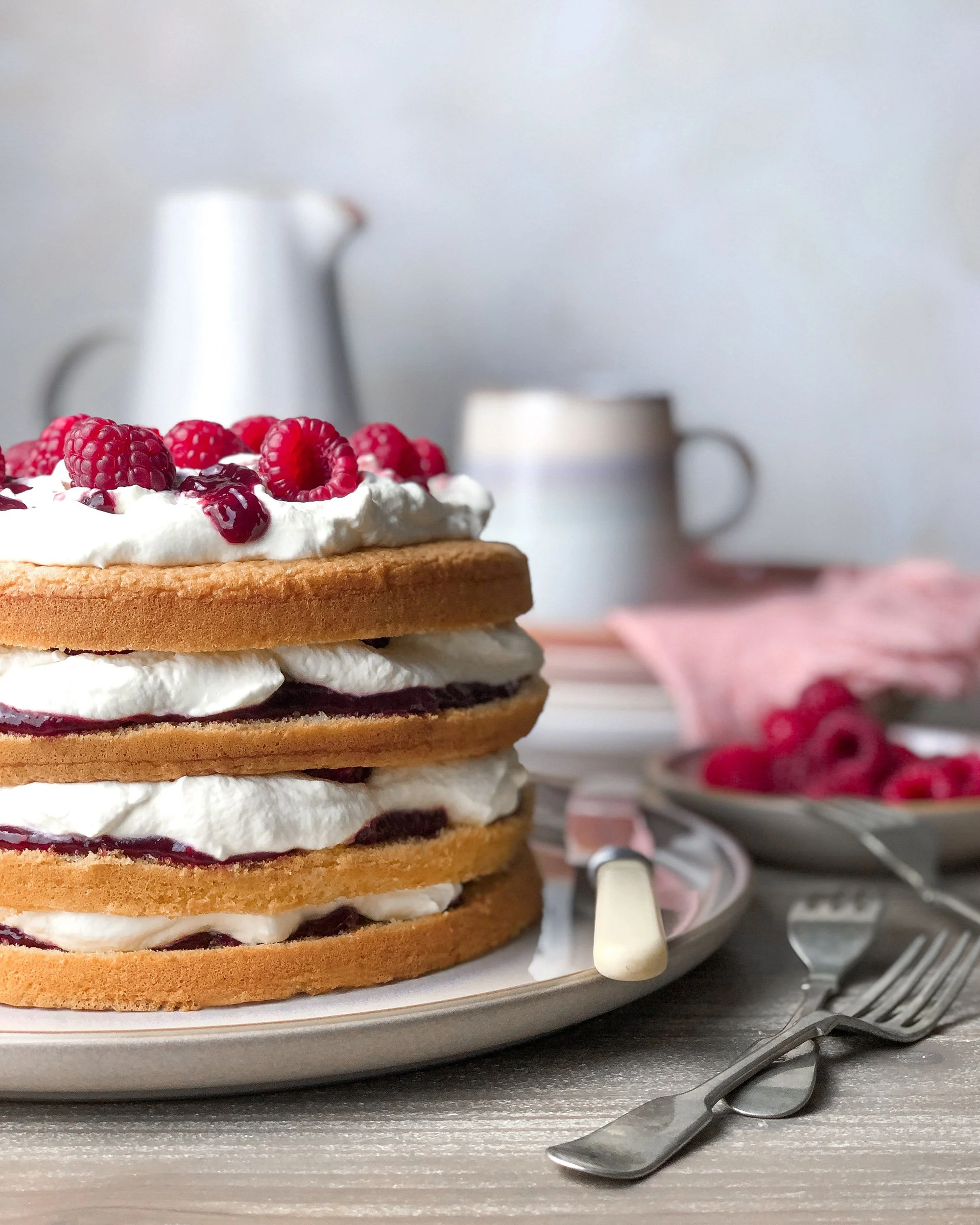 MadeByMrMillas-Denby-VictoriaSponge4.jpg