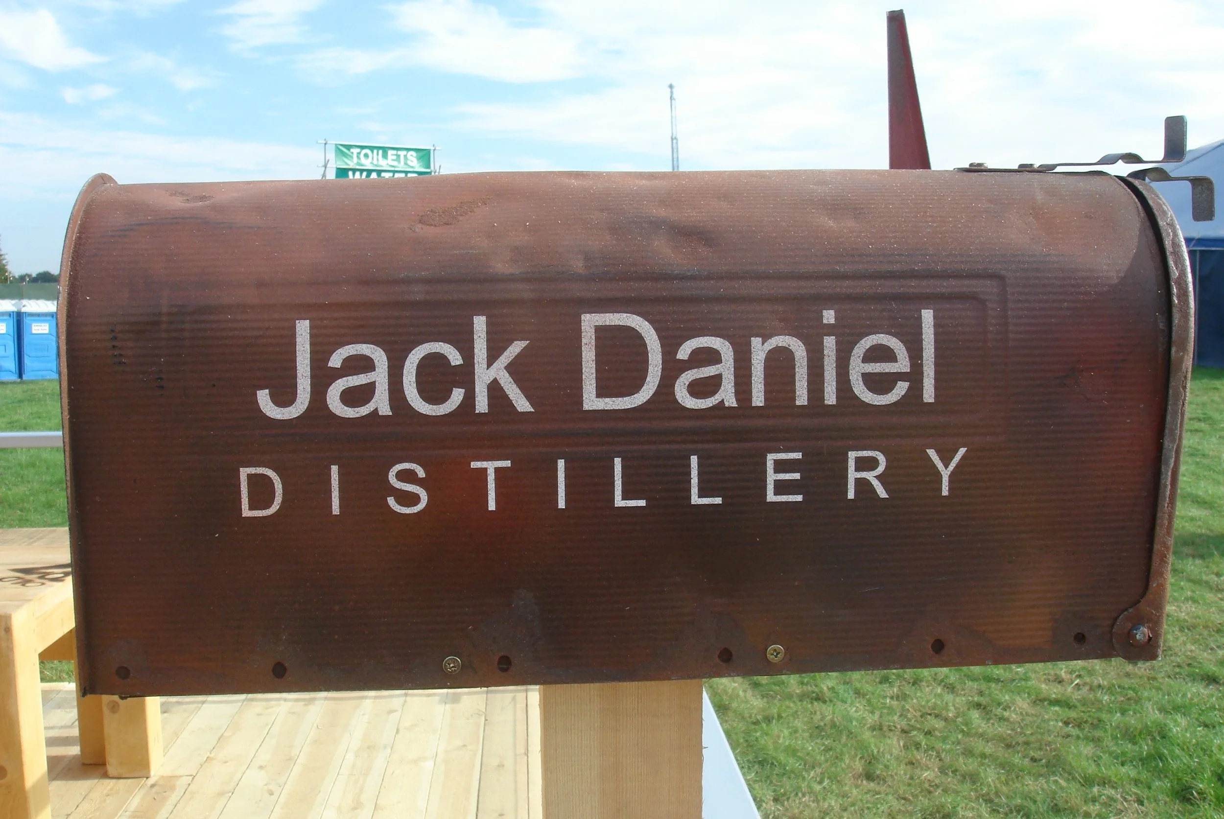 Jack-Daniels-Saloon-Leeds-Festival-UK-3.JPG