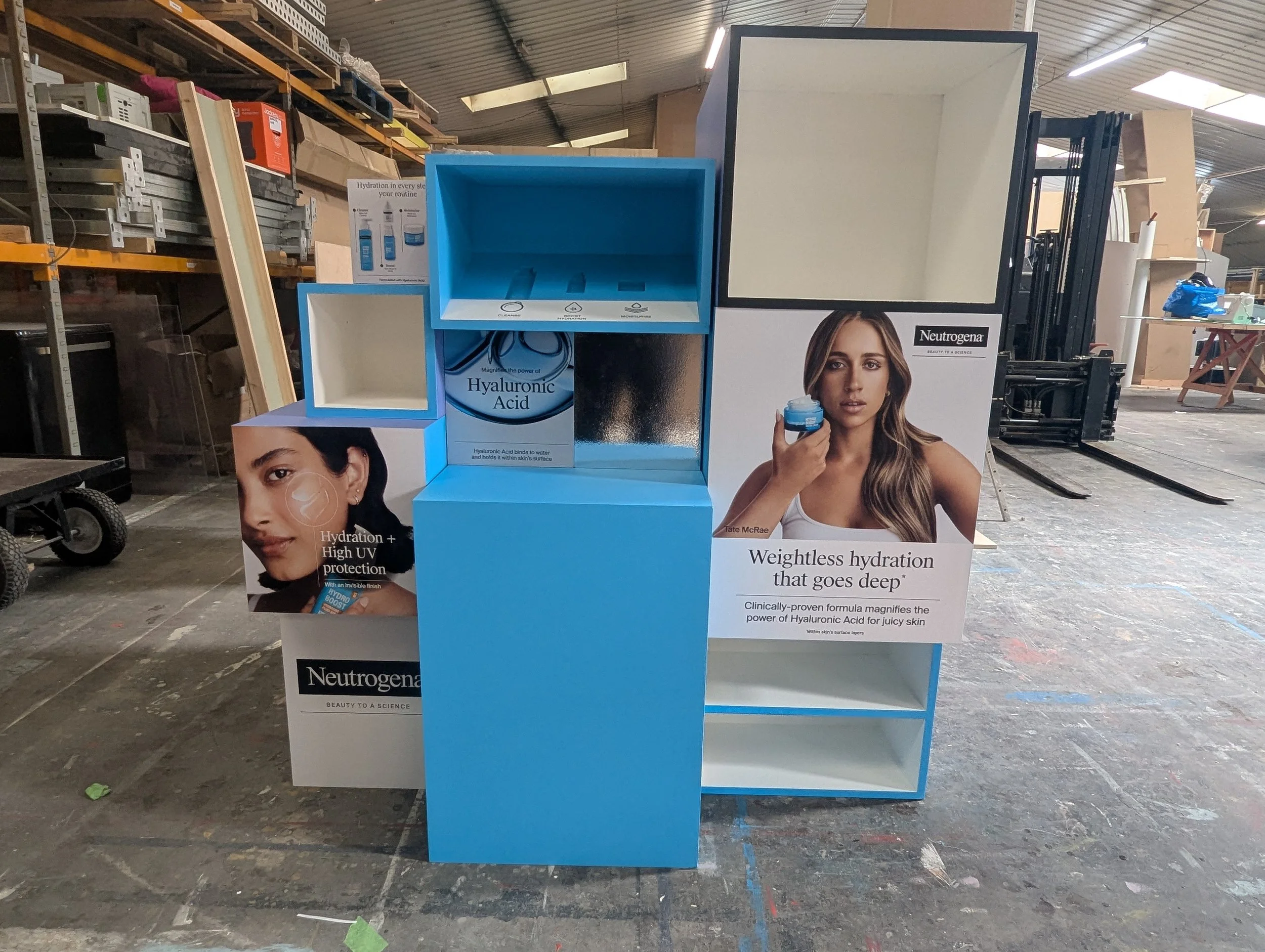 Scenic fabrication for retail POS at the Creator International workshop