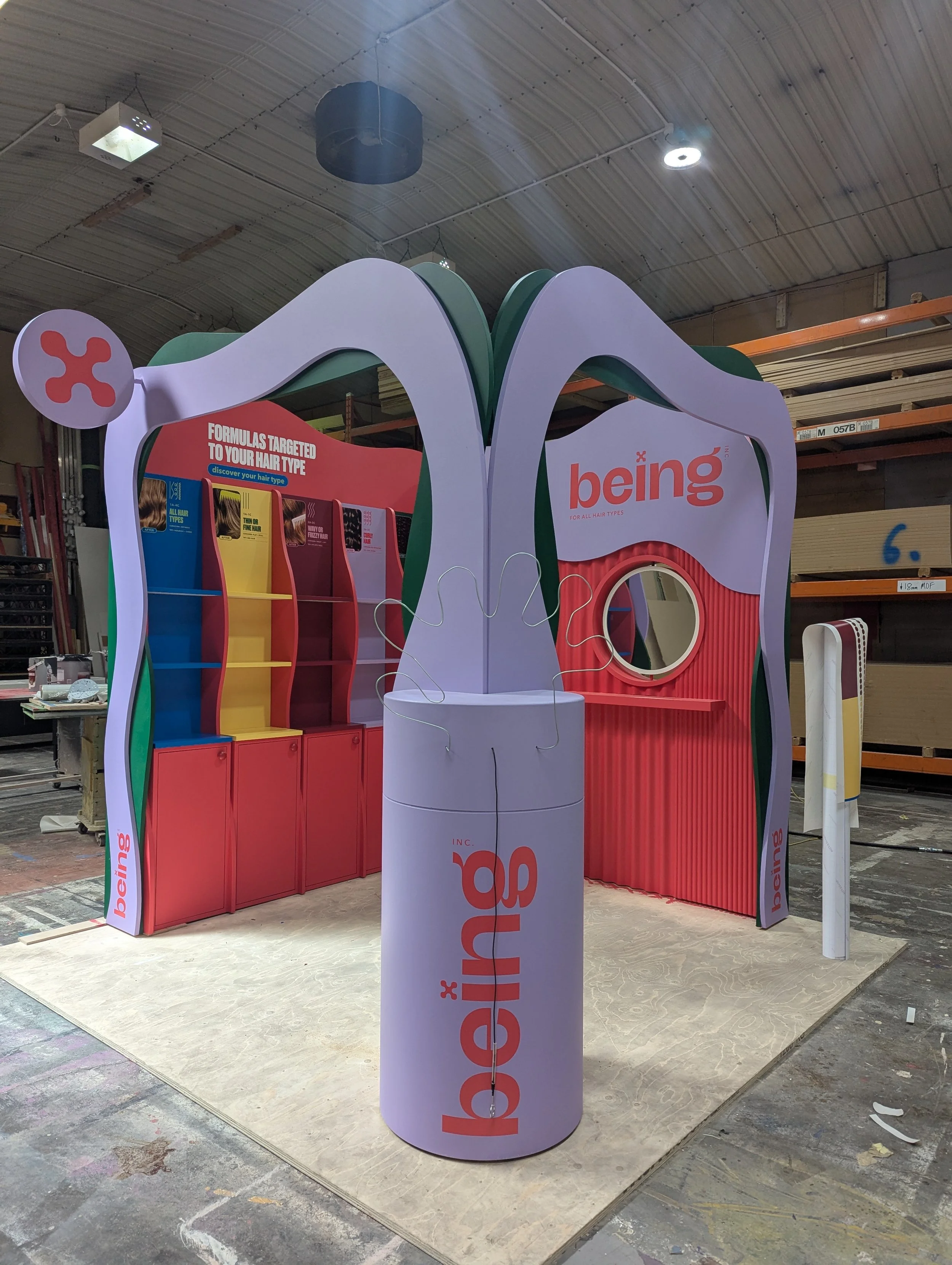 Pre-build of pop-up brand POS for retails at the Creator International workshop