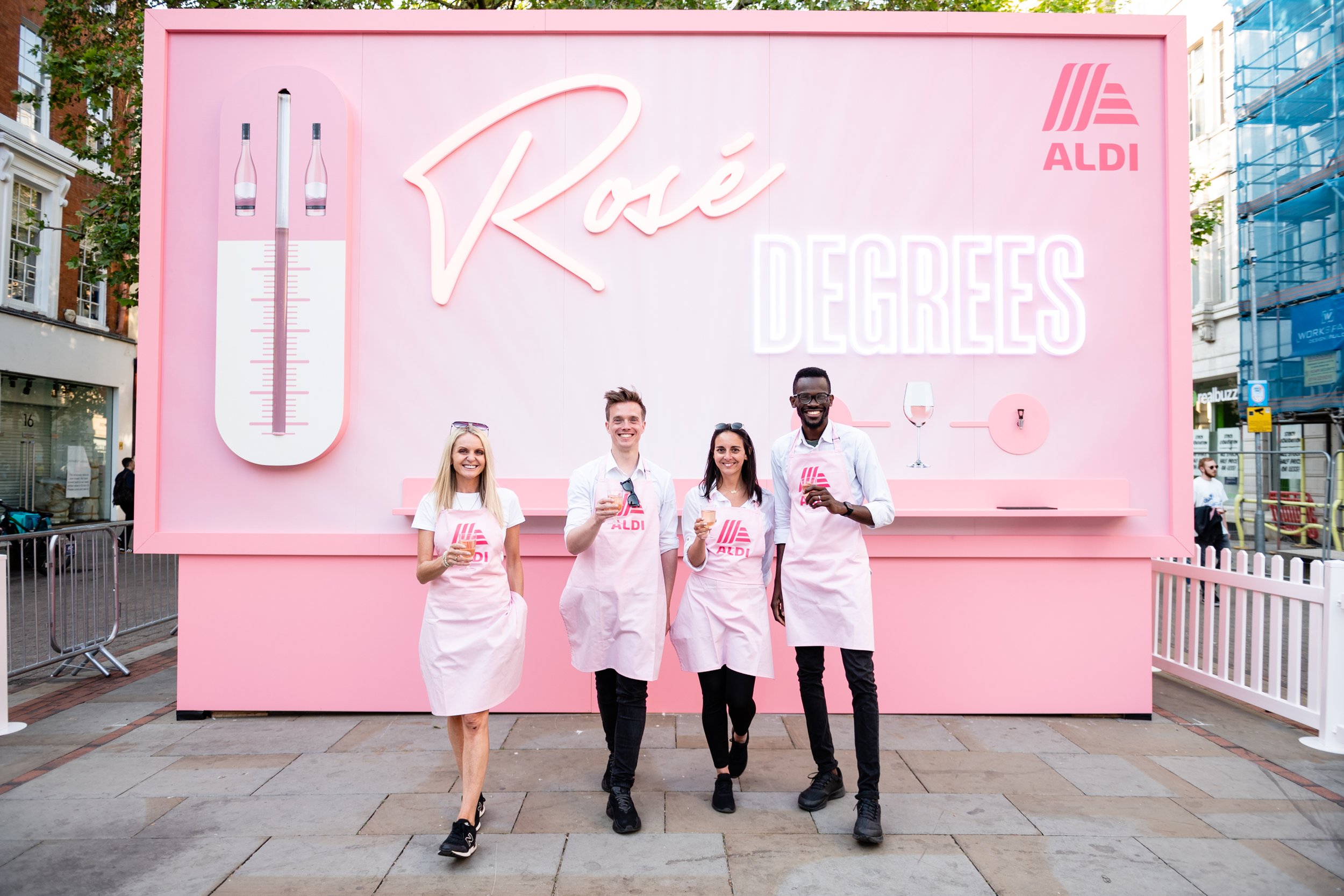 ALDI-ROSÉ-DISPENSING-BILLBOARD-MANCHESTER-3.jpg