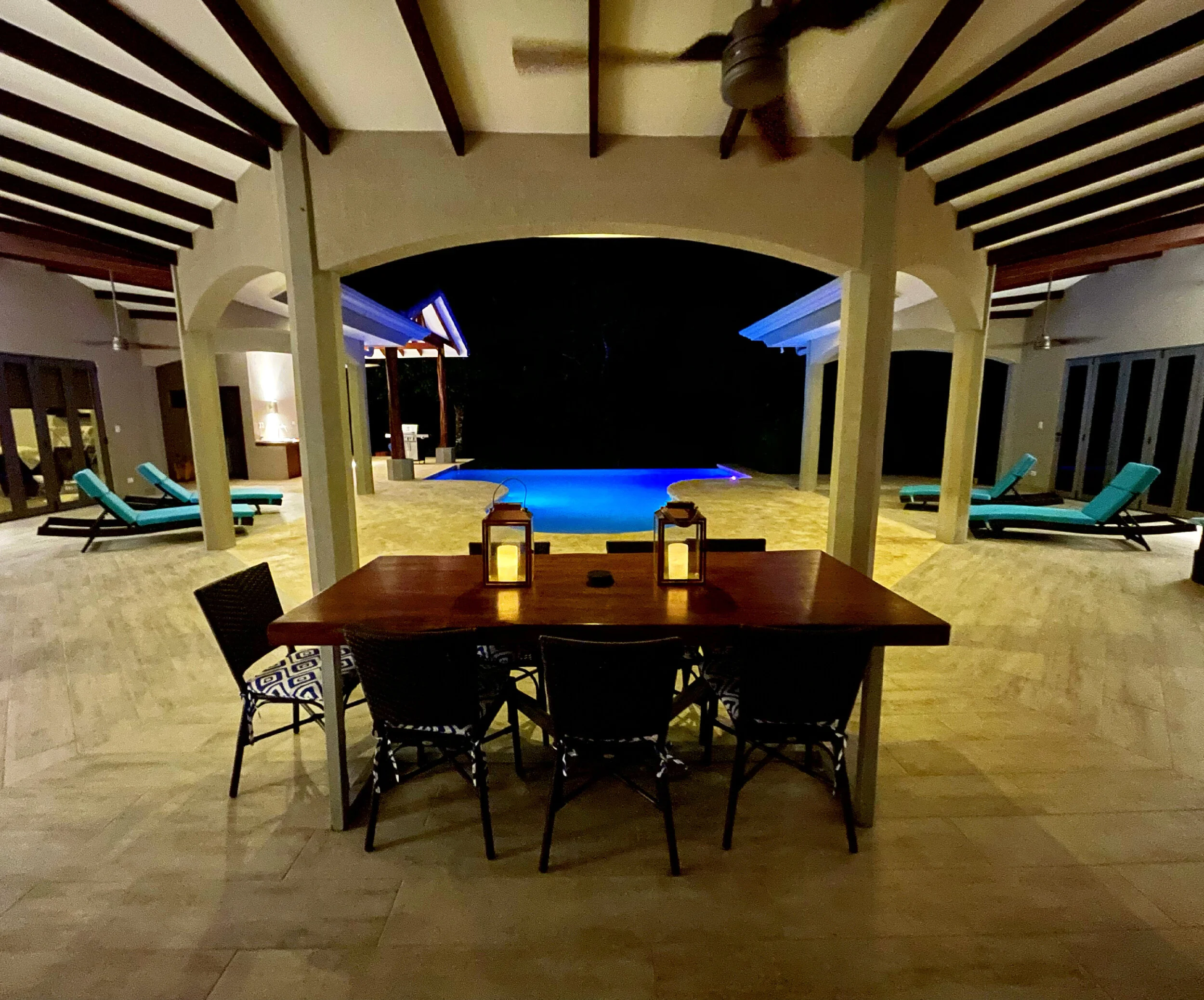 costa-rica-dining-room.jpeg