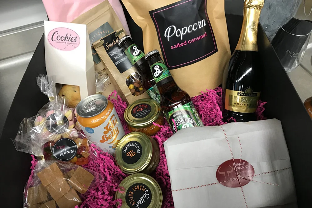 Aufkleber gestaltet, gedruckt und konturgeschnitten ... 