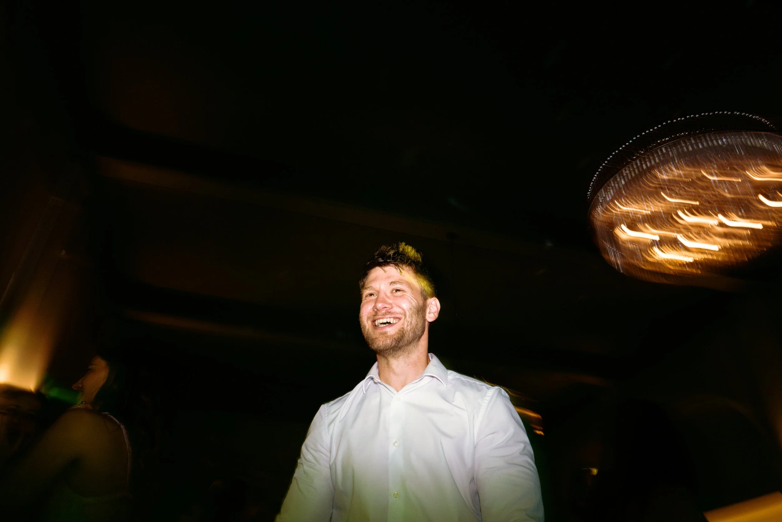 Millbridge Court Wedding Photographer – A Relaxed Surrey Wedding Venue