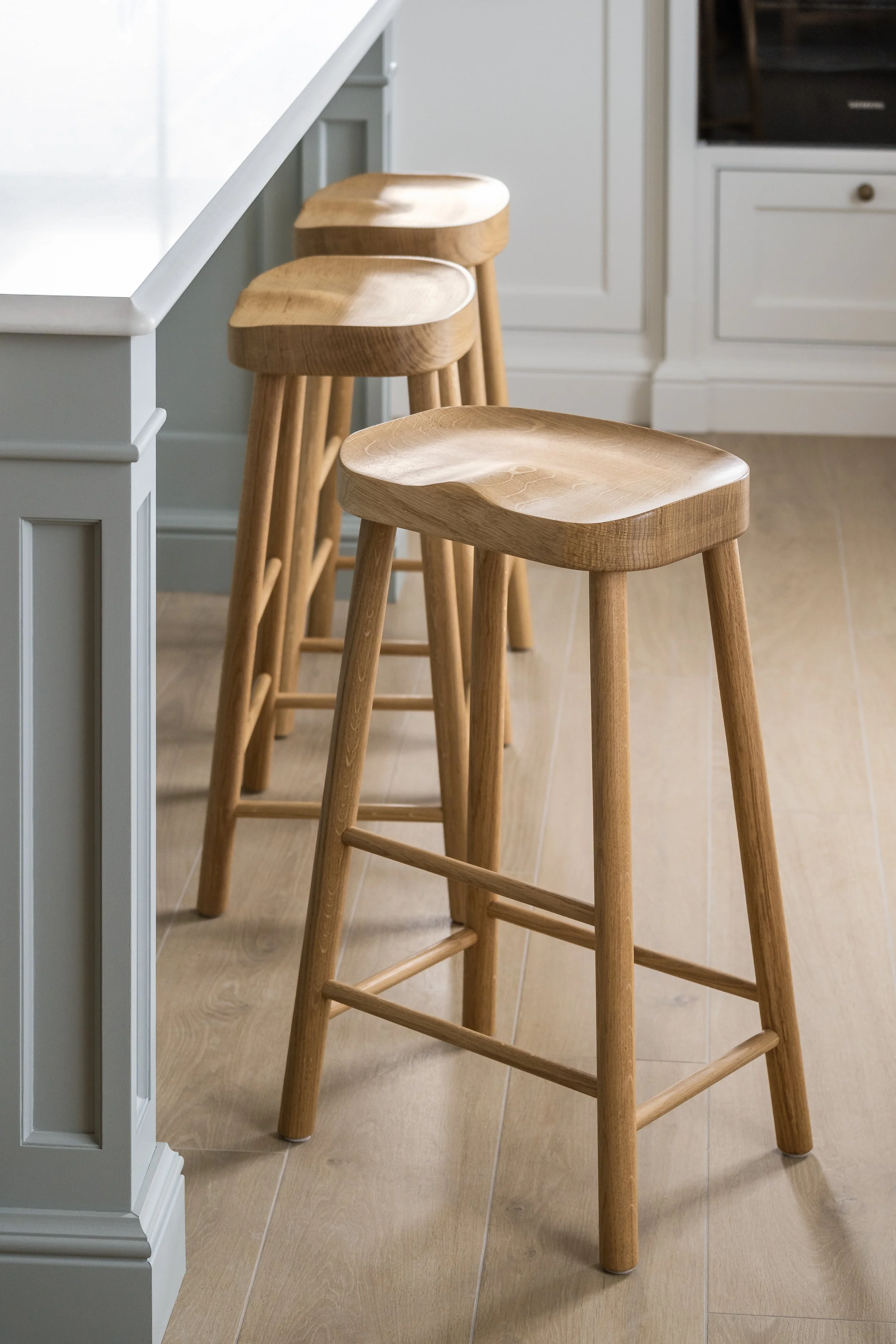Farmhouse Stool in Oak