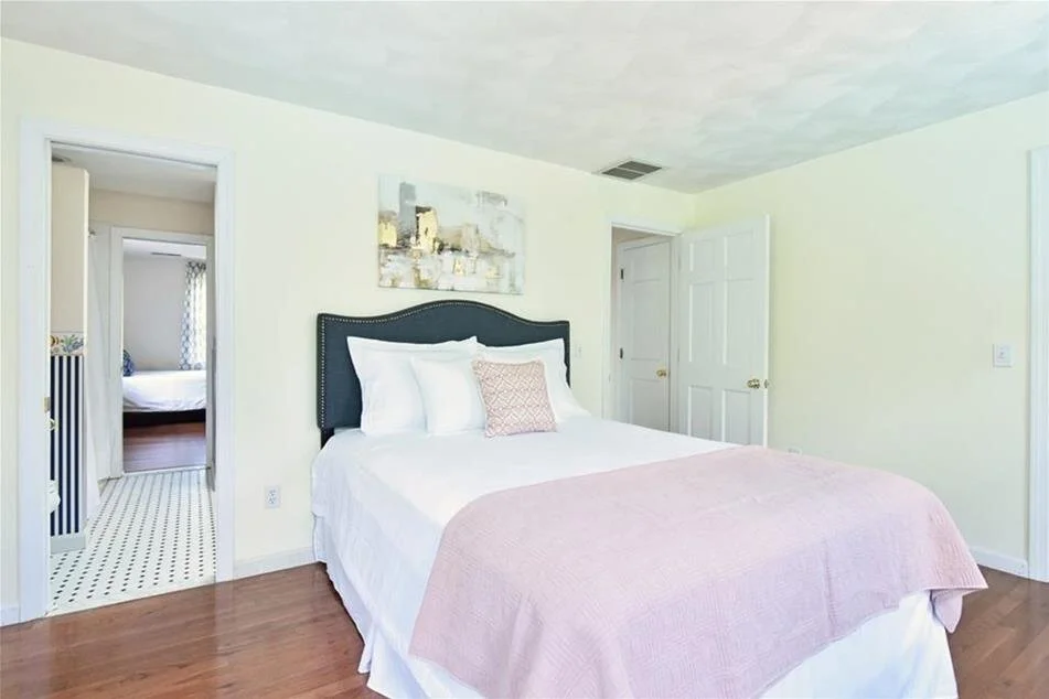 girls room after.jpg