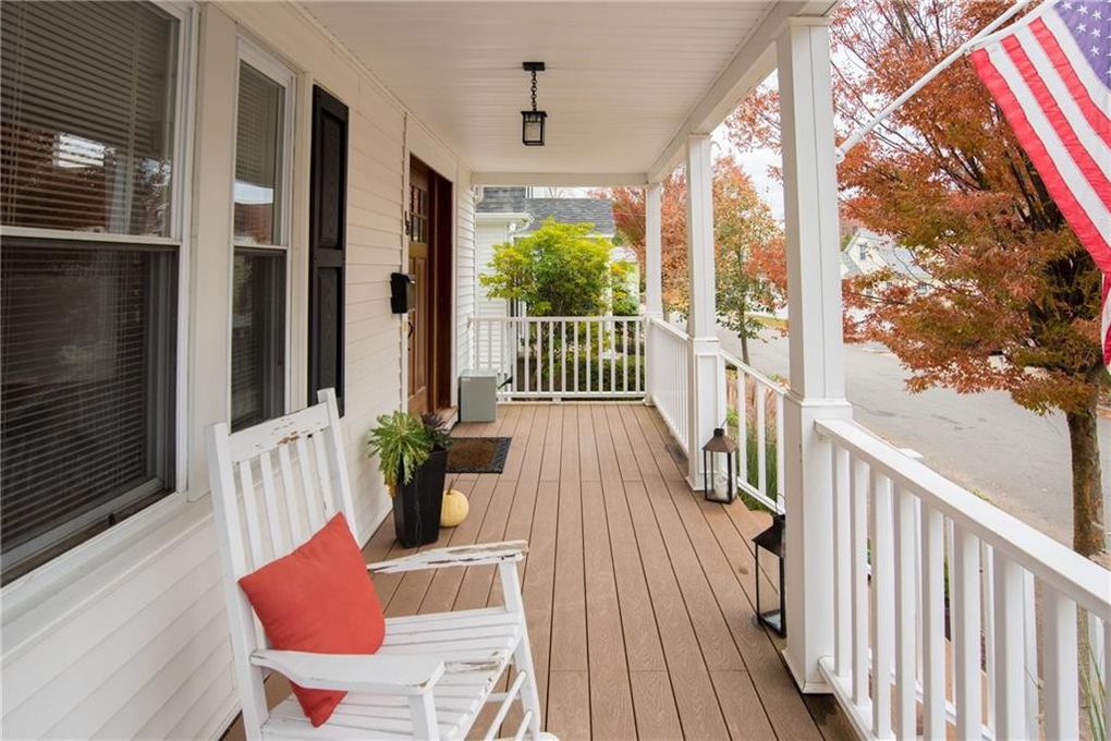 top street porch 2.jpg