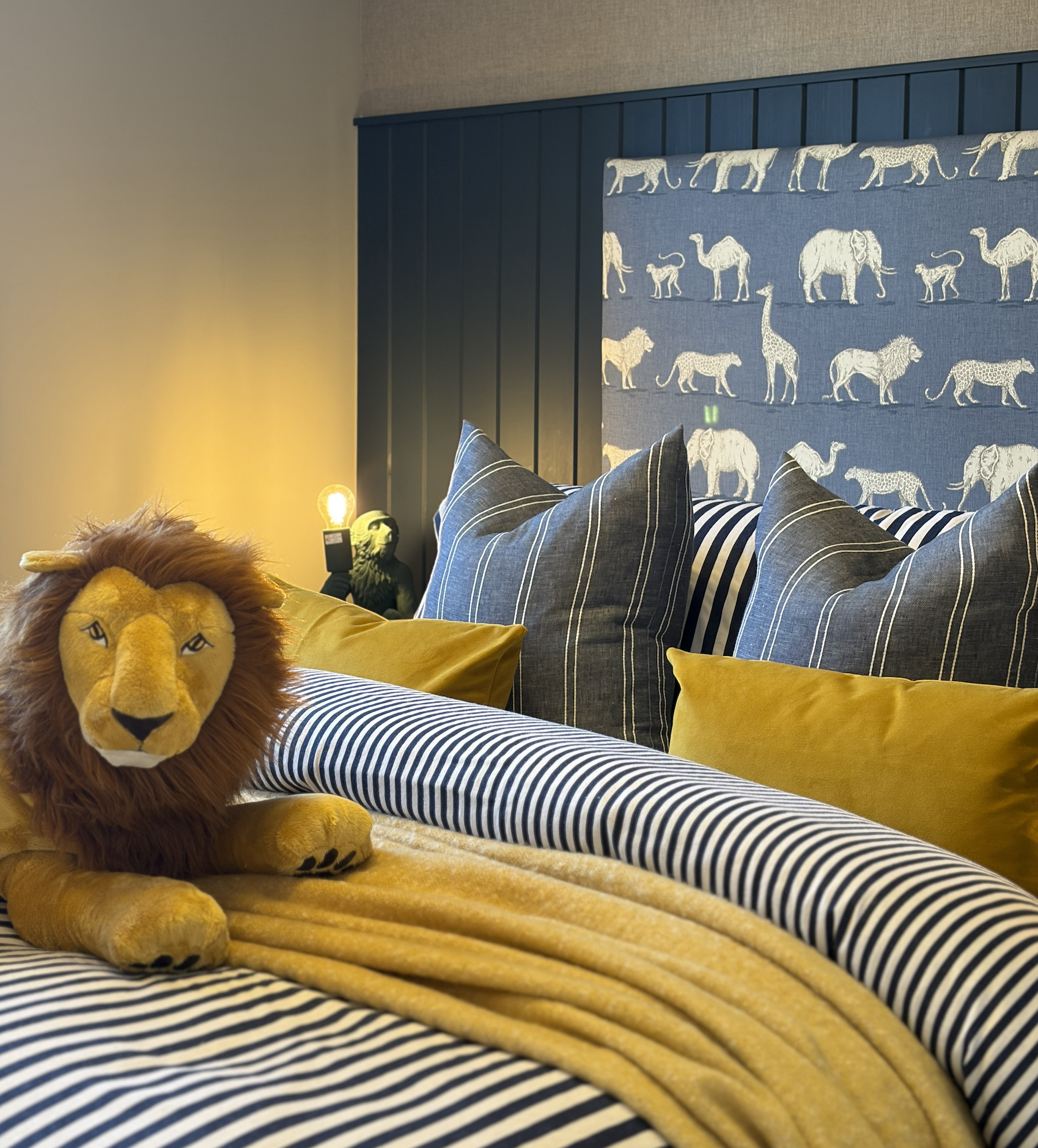 haus headboard 2.png