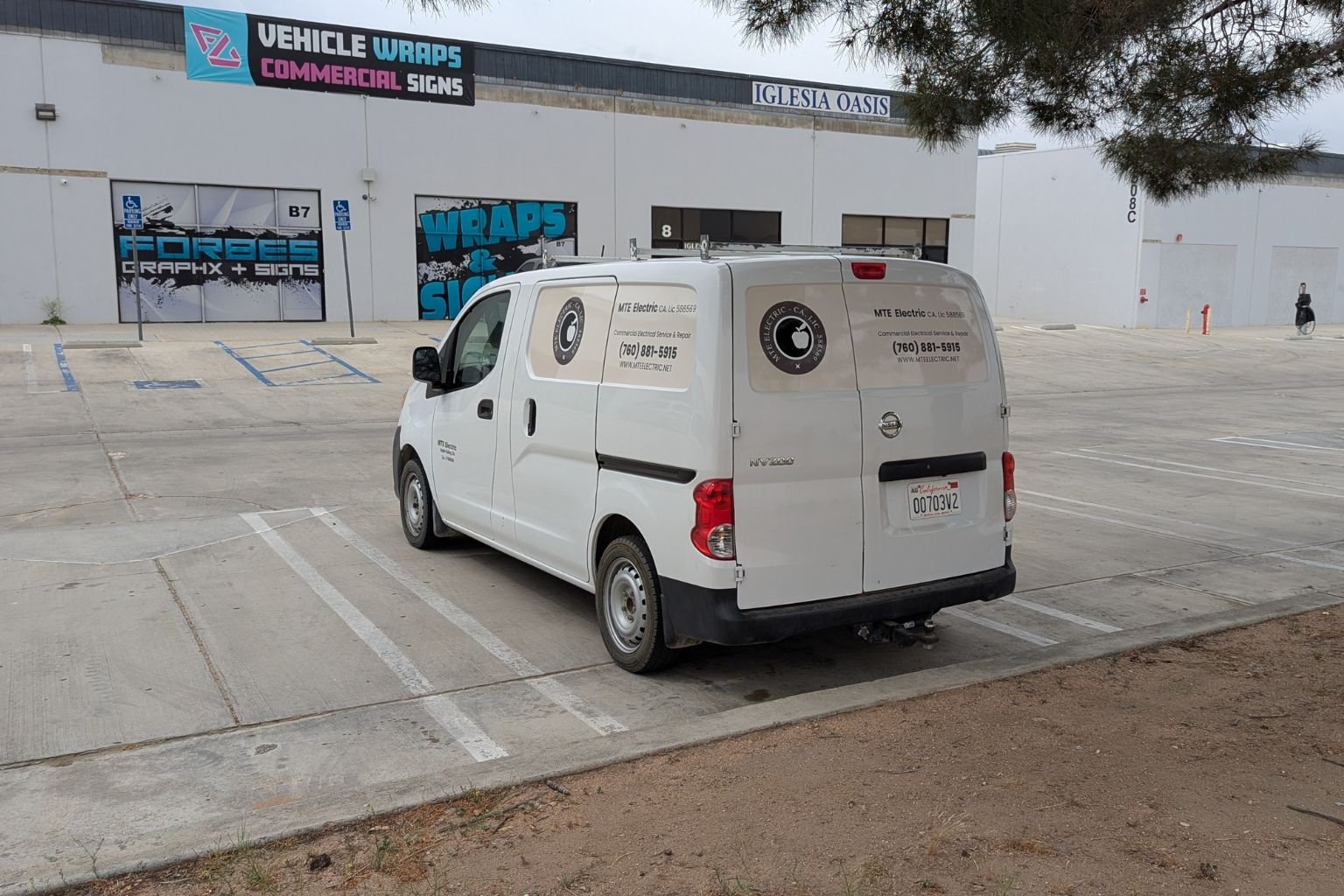 MTE Electric electrician service van parked in Victorville providing commercial electrical services.