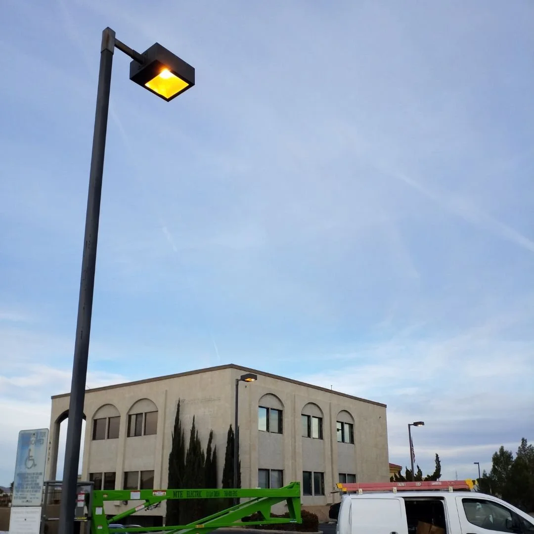 Our electrician replaced the sodium ballast and lamp on this parking lot light pole in Victorville, restoring proper illumination and safety for the property.