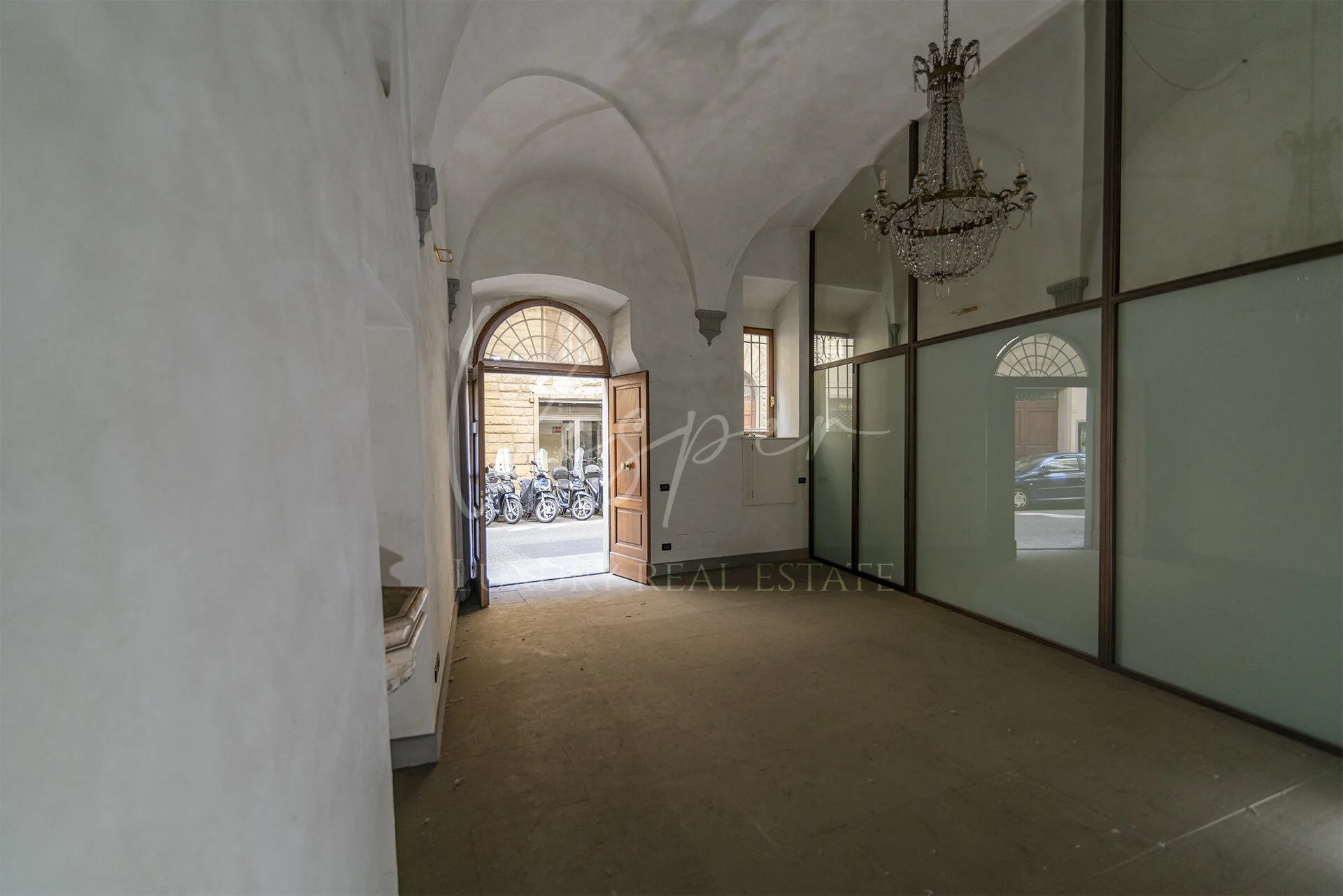 NEGOZIO IN AFFITTO  IN ZONA OLTRARNO A FIRENZE