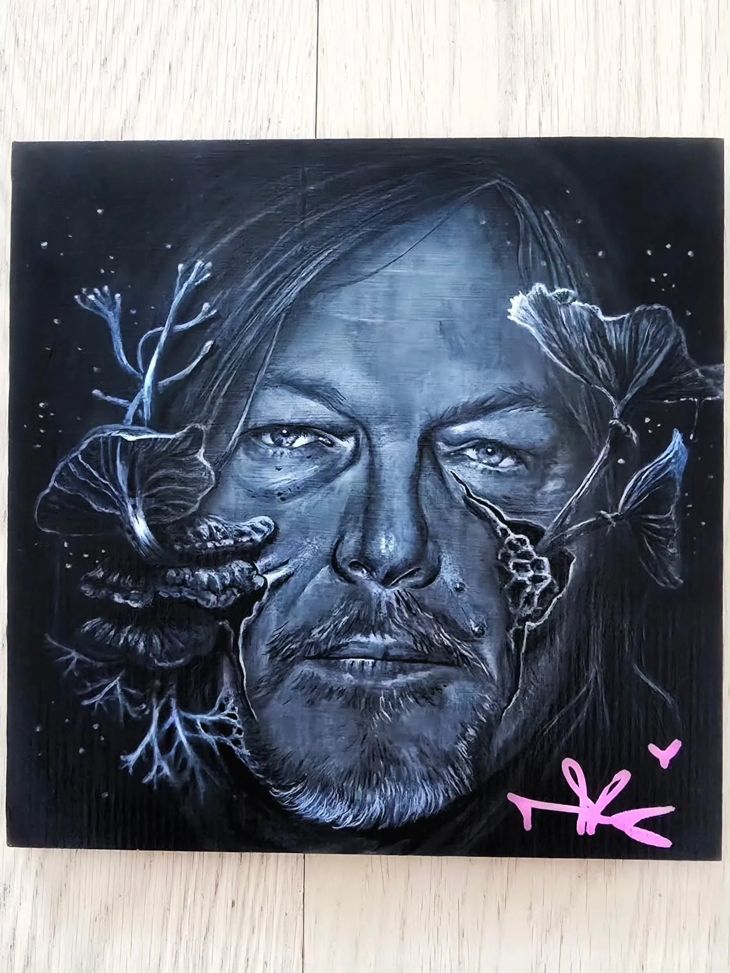 "Drifting between minds". 
Second fan art portrait that I painted to get autographed at the @hongkongcomiccon  today 🖤 
@bigbaldhead / Norman Reedus is the nicest guy! Patient and sweet.  Acknowledging everybody who came for an autograph b