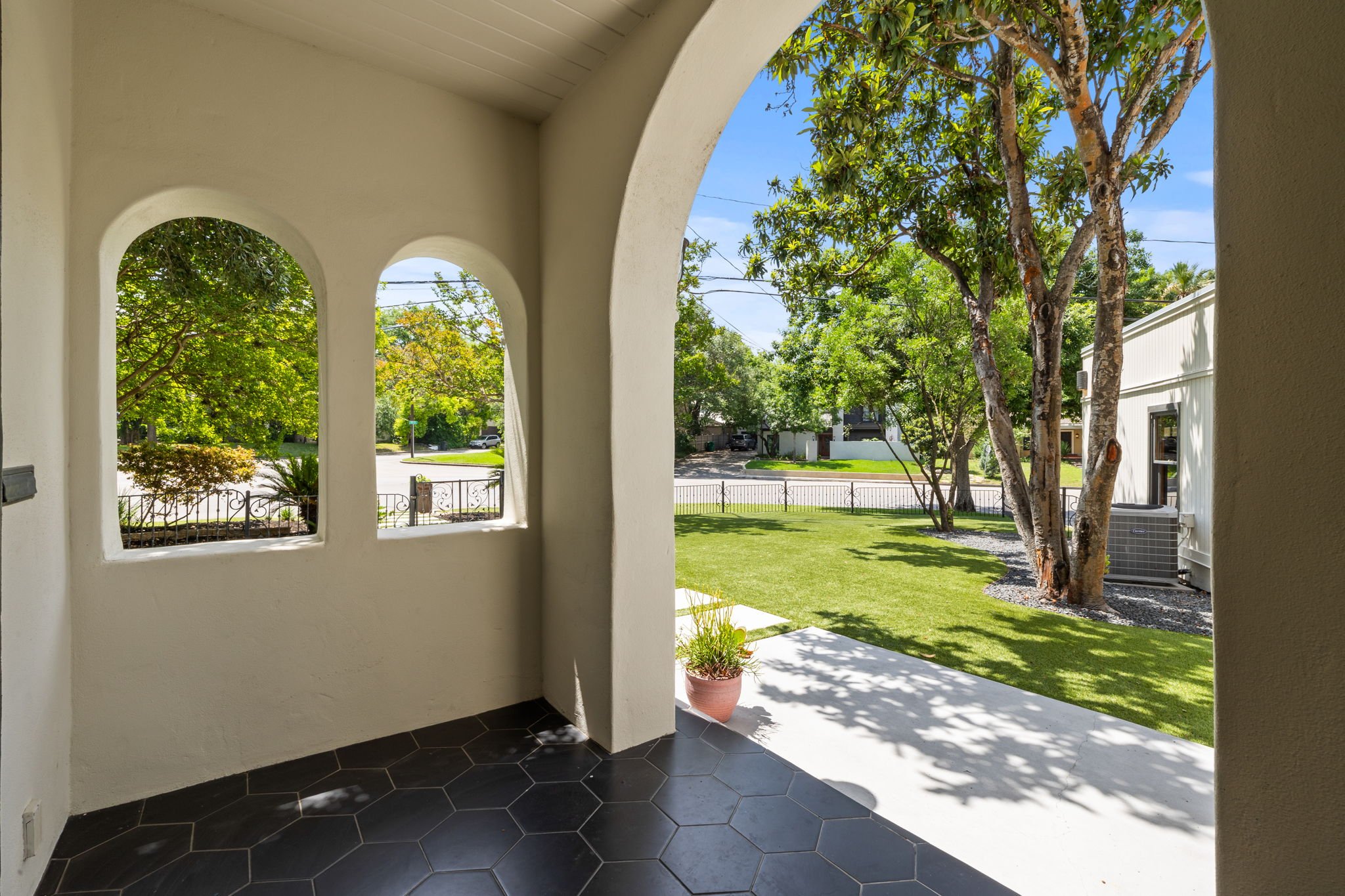 117-web-or-mls-611 Alamo Heights Blvd-Alamo Heights, TX, 78209-117.jpg