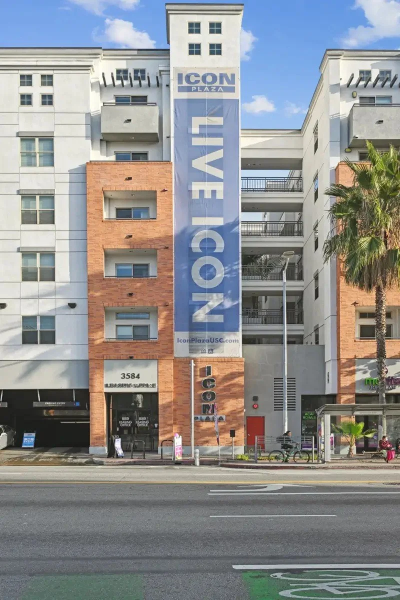 Icon-Plaza-Gallery-7.jpg