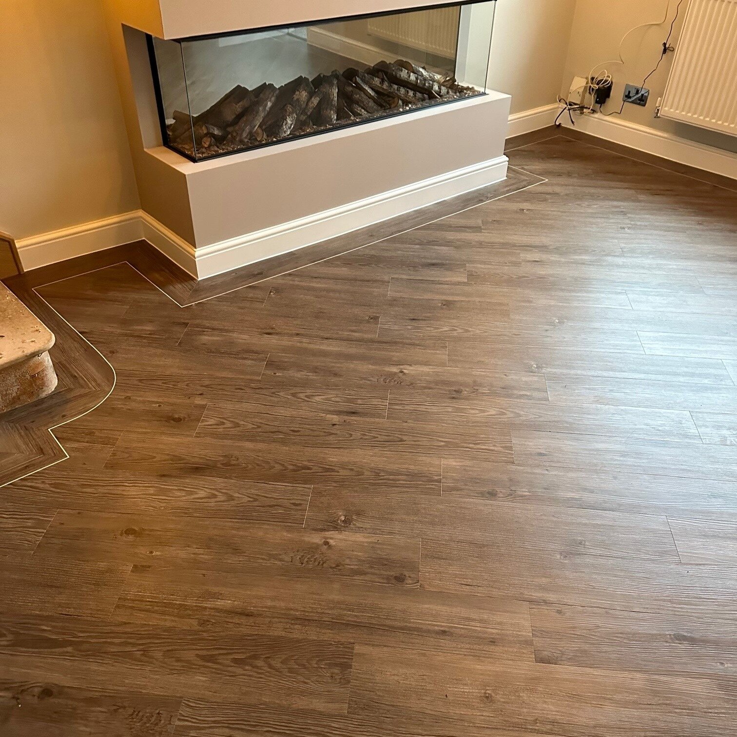 @karndean_uk Opus - Ignea WP313

Ignea from the Opus Wood effect range has a really authentic rustic timber effect that looks fantastic in a range of spaces from classically styled interiors to more trendy urban spaces. 

Installing the Entrance Matt