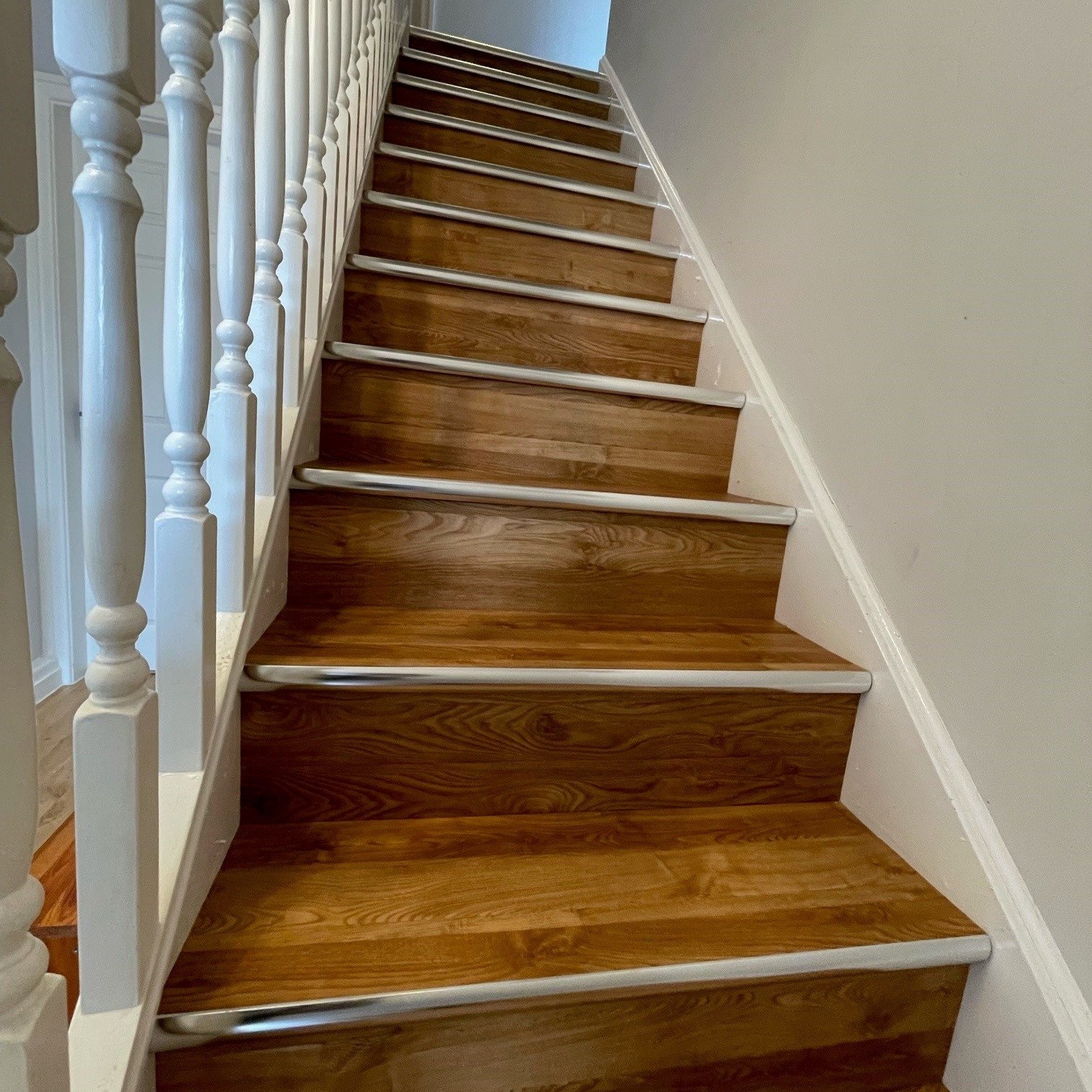 Opting for Karndean on your stairs is a practical choice as it's easy to clean and protects against the heavy traffic the stairs see on a daily basis.

Its realistic wood effect provides the look of wood without all the hassle and worry!

@karndean_u