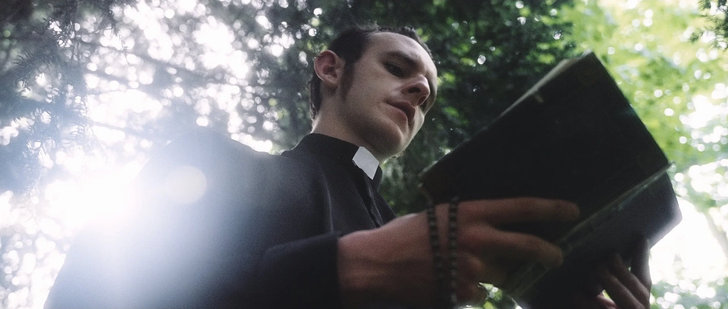 gunslinger-western-short-film-priest-rosary-bible.webp